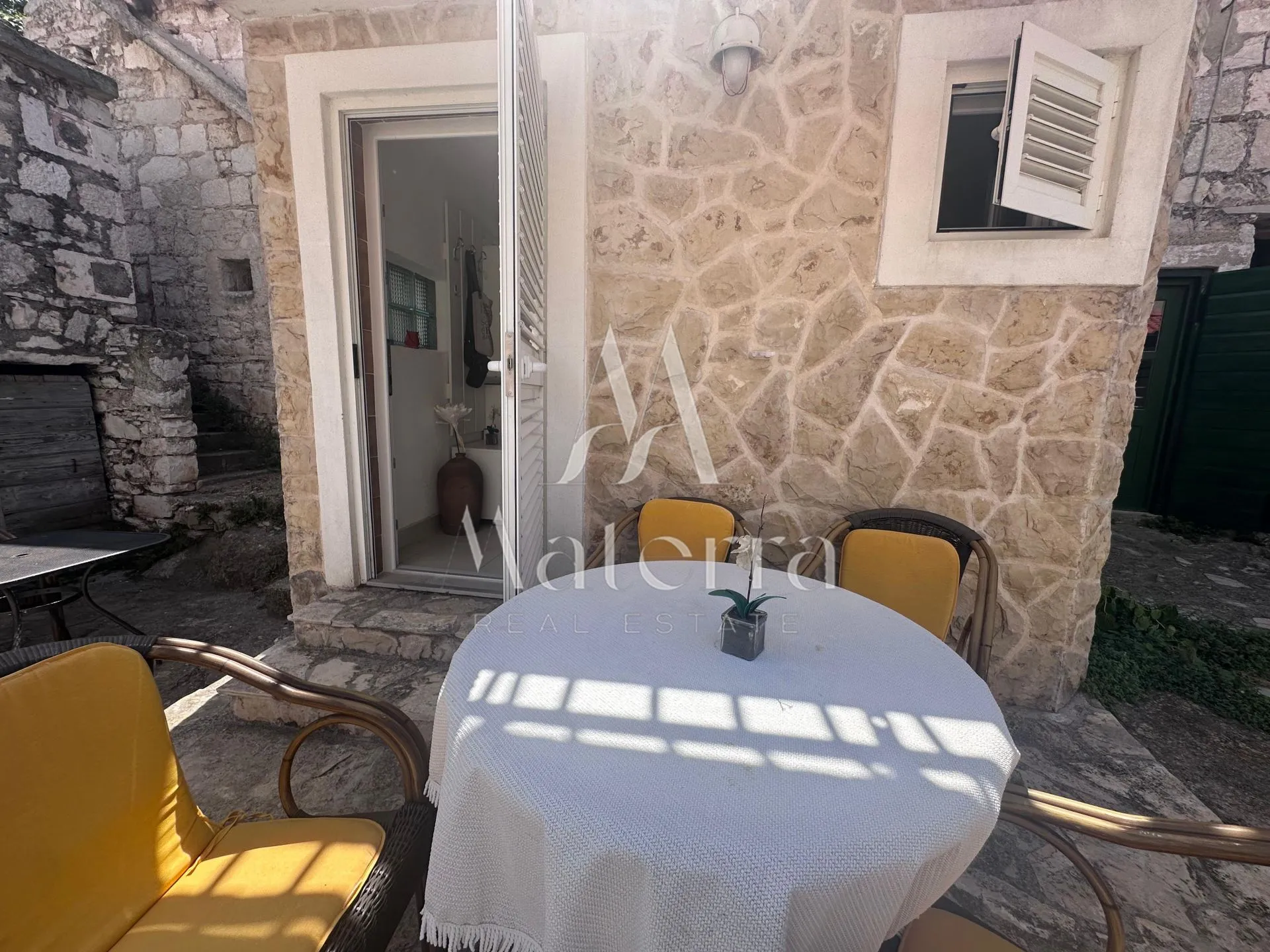 primošten - kamena kuća p=50 m² - slika 1