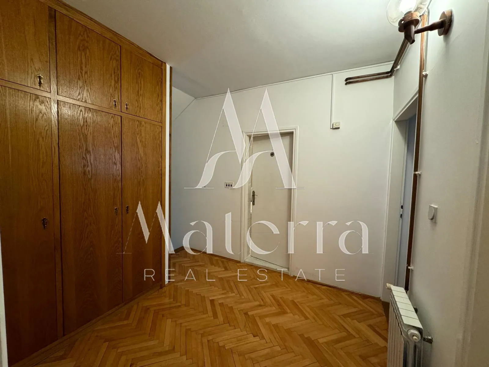 podstrana - trosoban stan, velika terasa p = 130 m2 - slika 9