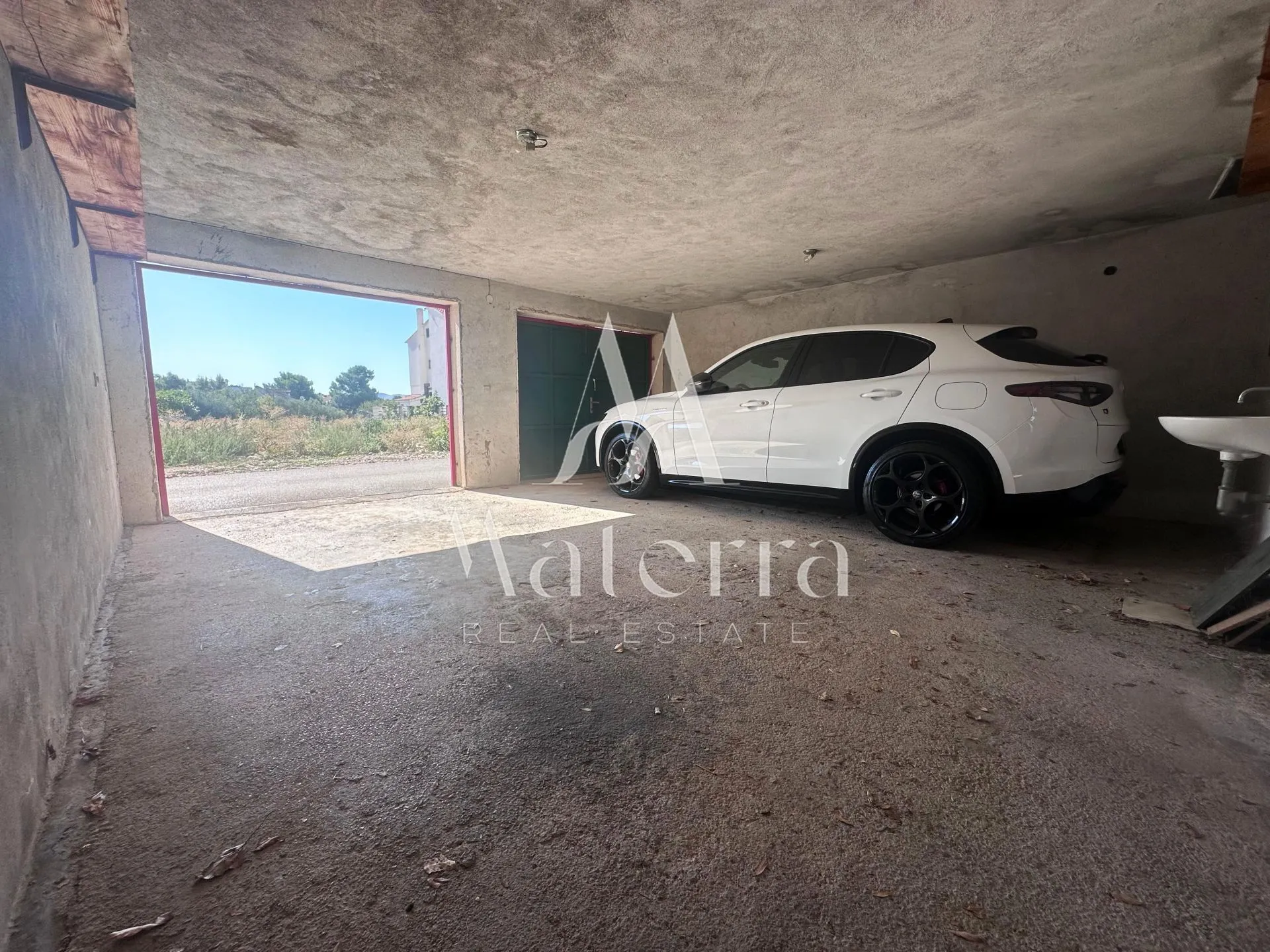 brodarica – kuća 250 m od mora, površina = 454 m² - slika 35