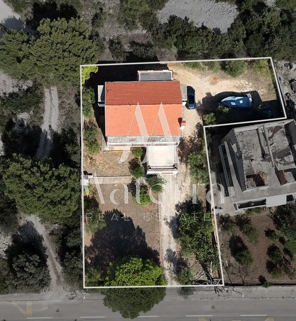 podsolarsko - višestambena kuća p=405 m², parcela=1649 m² - slika 3