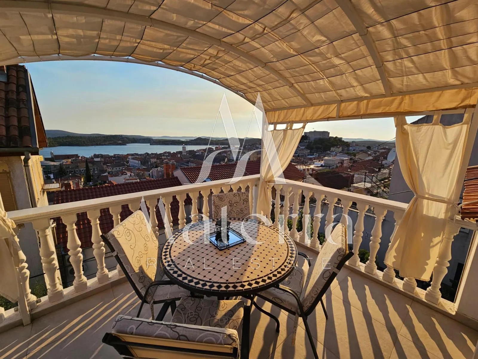 Varoš/šibenik - Dvosoban Stan, P = 112 M2