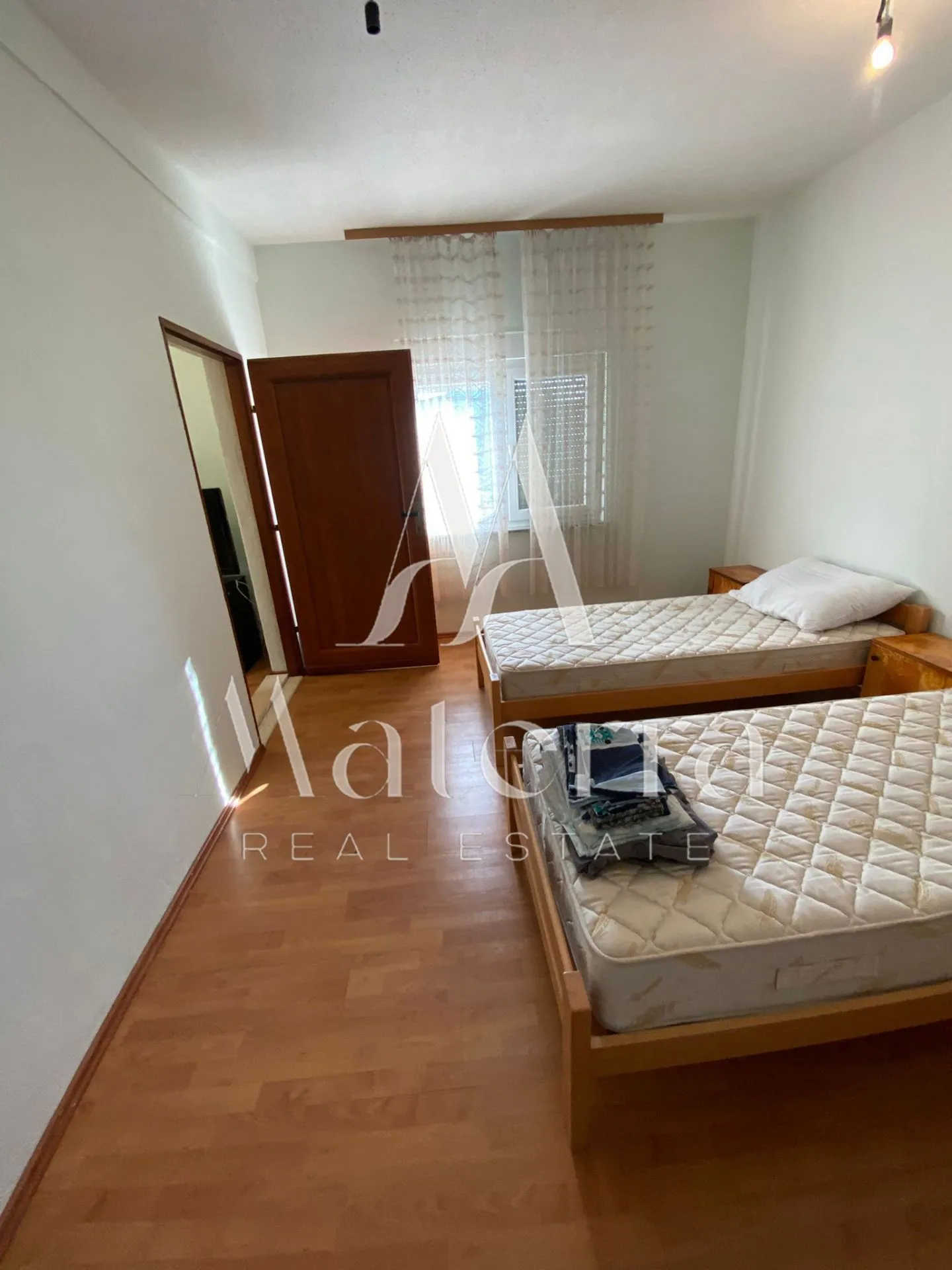 marina - prilika! kuca sa tri stana i parkingom, p=247 m² - slika 13