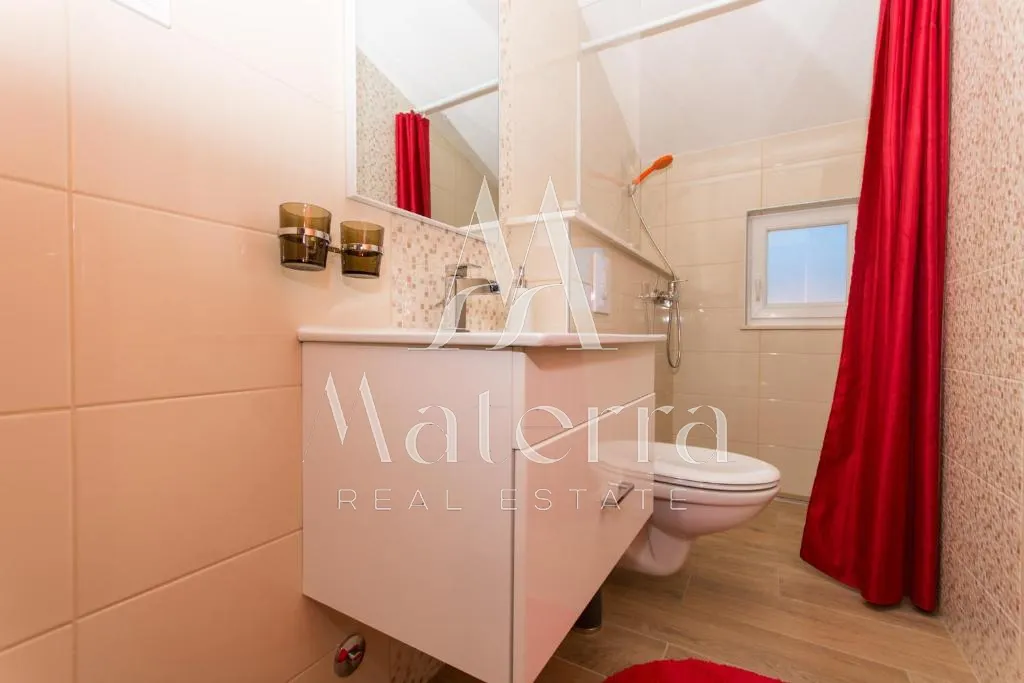 okrug gornji - apartmanska kuća - slika 24