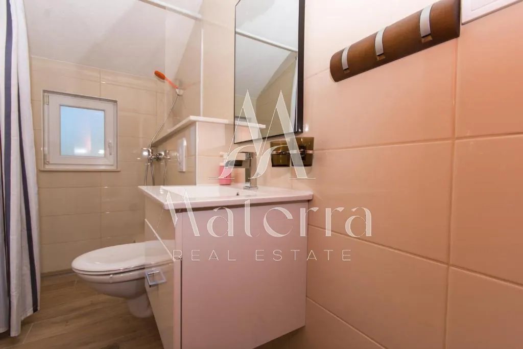 okrug gornji - apartmanska kuća - slika 18