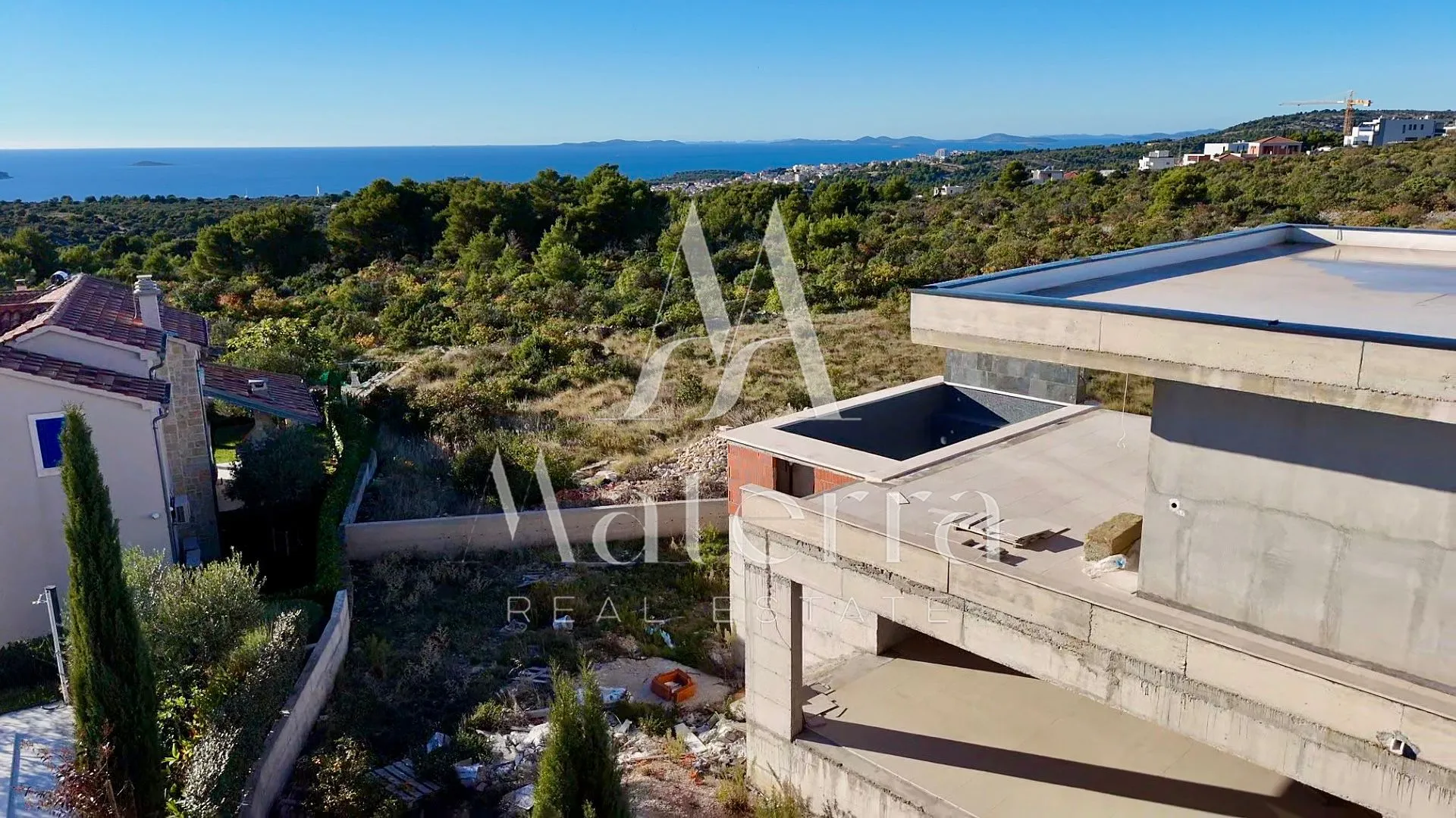 prilika!, vila sa bazenom i pogledom na primošten p = 243,21 m2 - slika 5