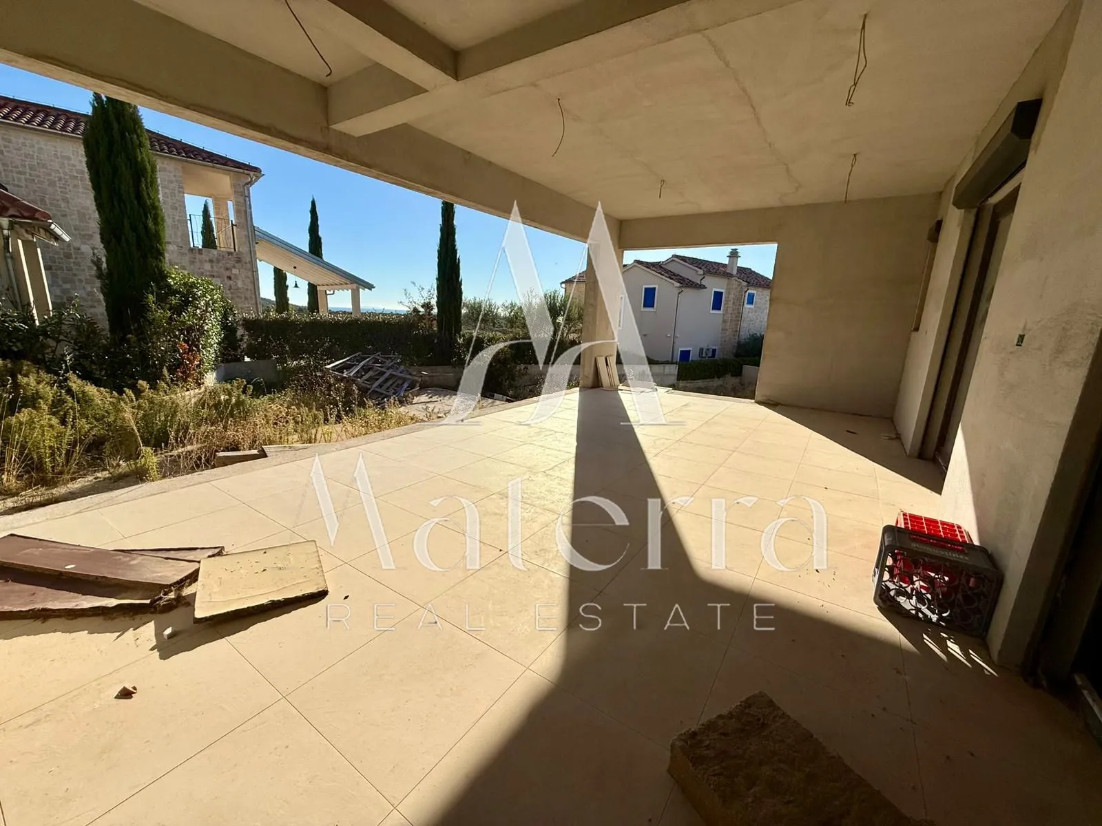 prilika!, vila sa bazenom i pogledom na primošten p = 243,21 m2 - slika 7