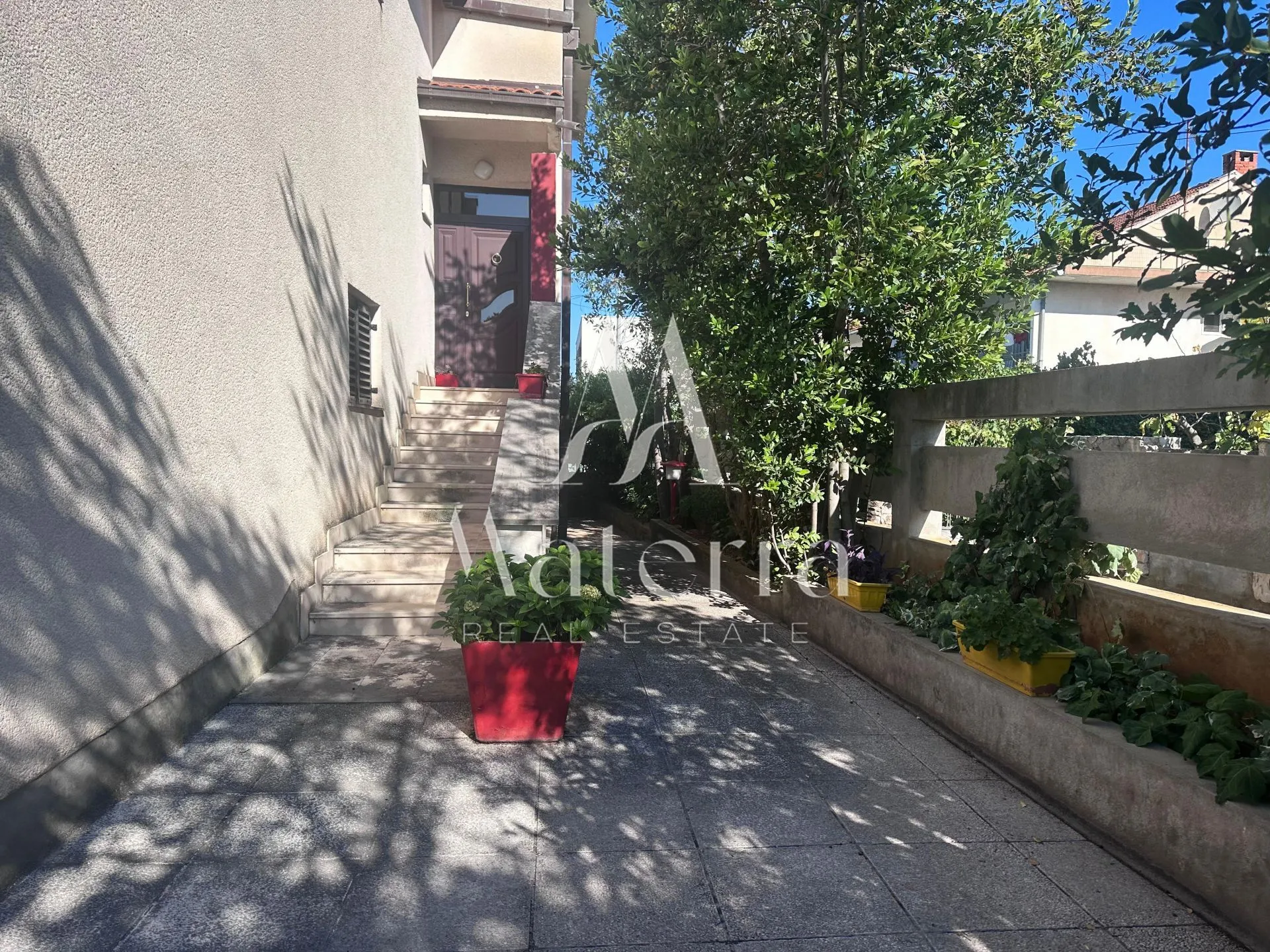 brodarica – kuća 250 m od mora, površina = 454 m² - slika 11