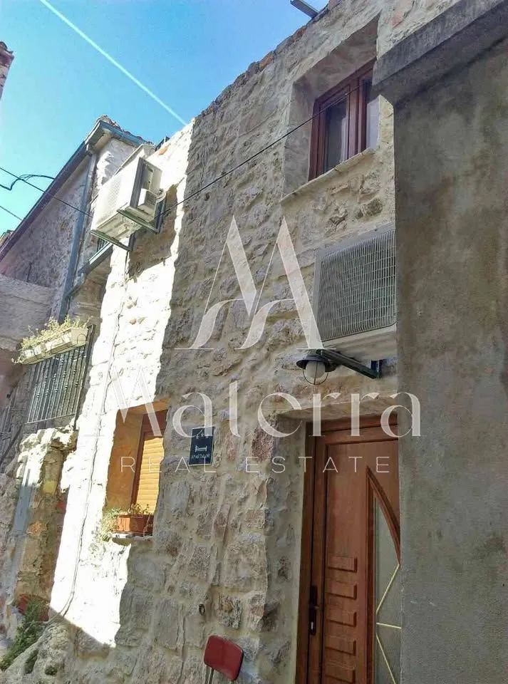 tisno - kamena kuća, 50 m od mora p = 50 m2 - slika 3