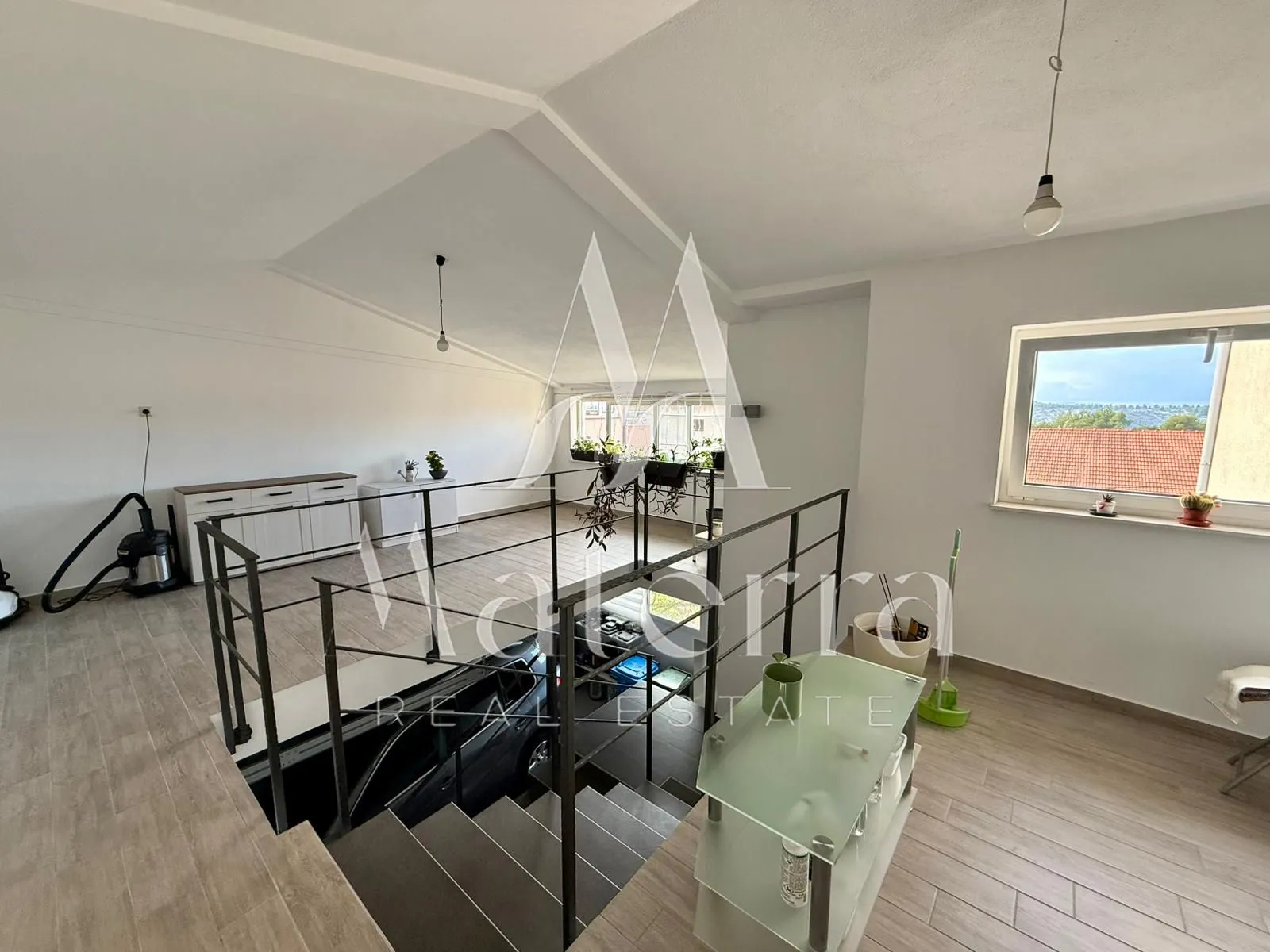 šibenik - dvoetažni stan, garaža, panormaski pogled p = 251.93 m2 - slika 20