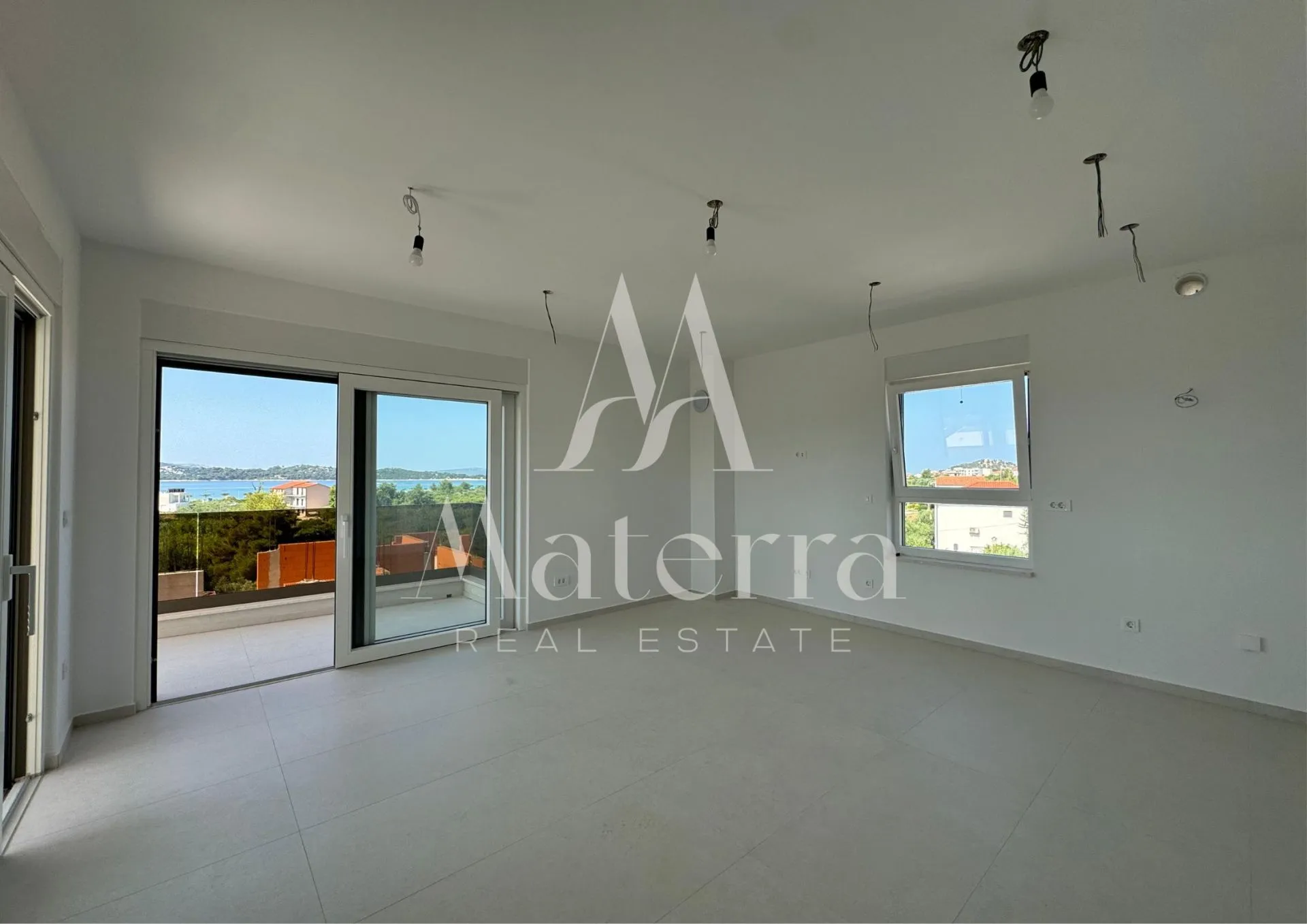 vodice/ 89,42 m2 trosobni stan u novogradnji - slika 2