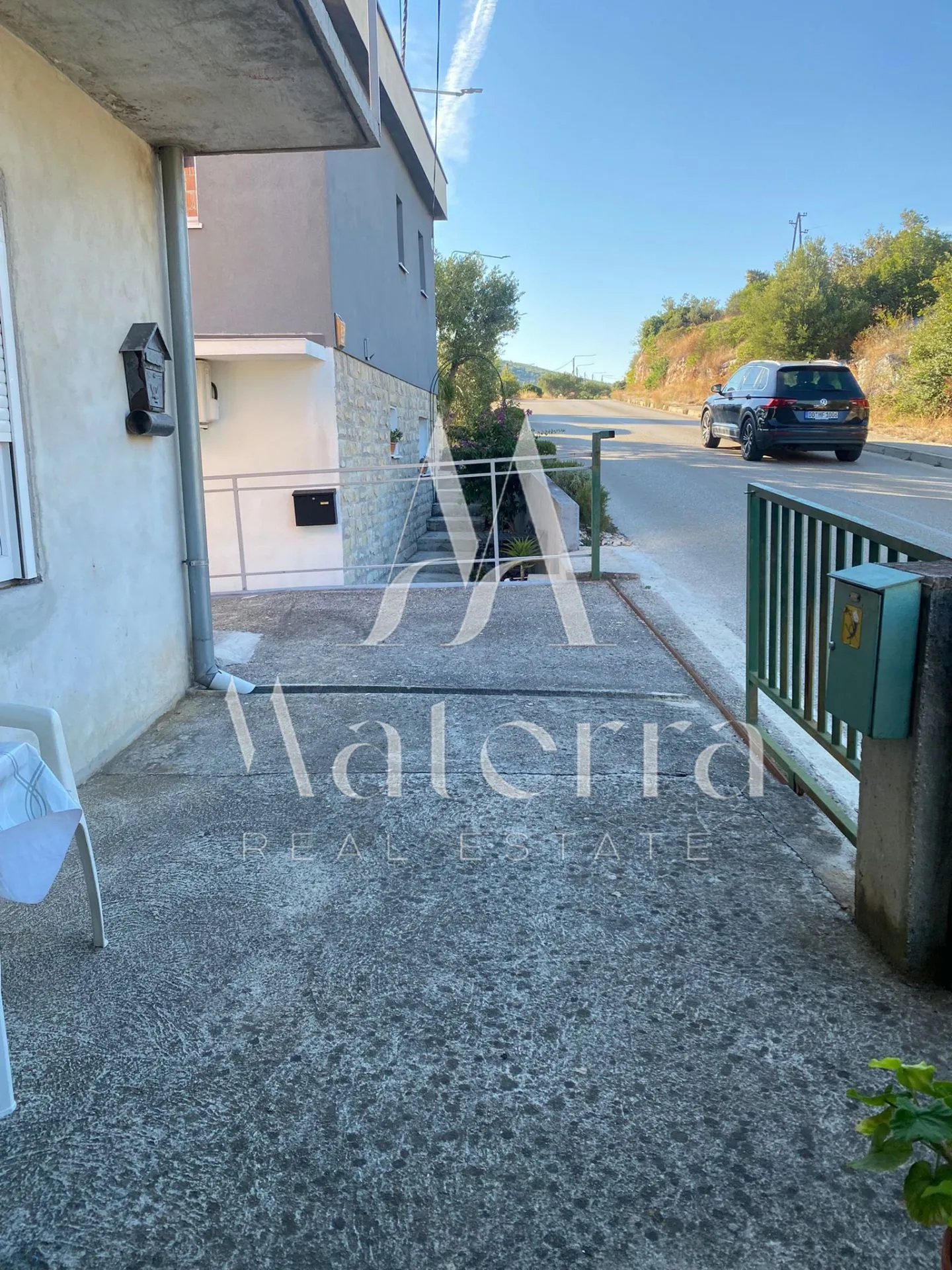 marina - prilika! kuca sa tri stana i parkingom, p=247 m² - slika 2