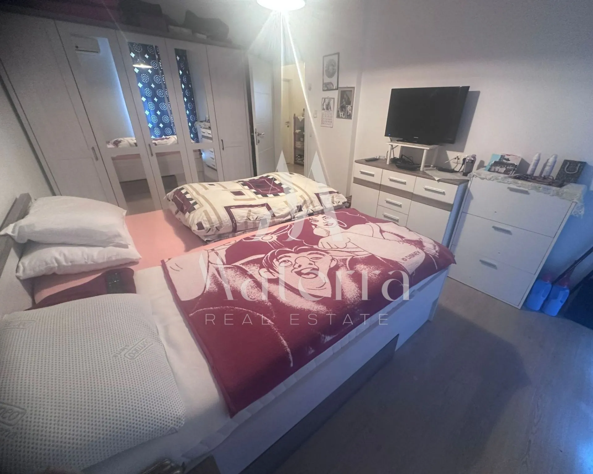 prekrasna vila sa 6 apartmana nadomak mora - slika 21