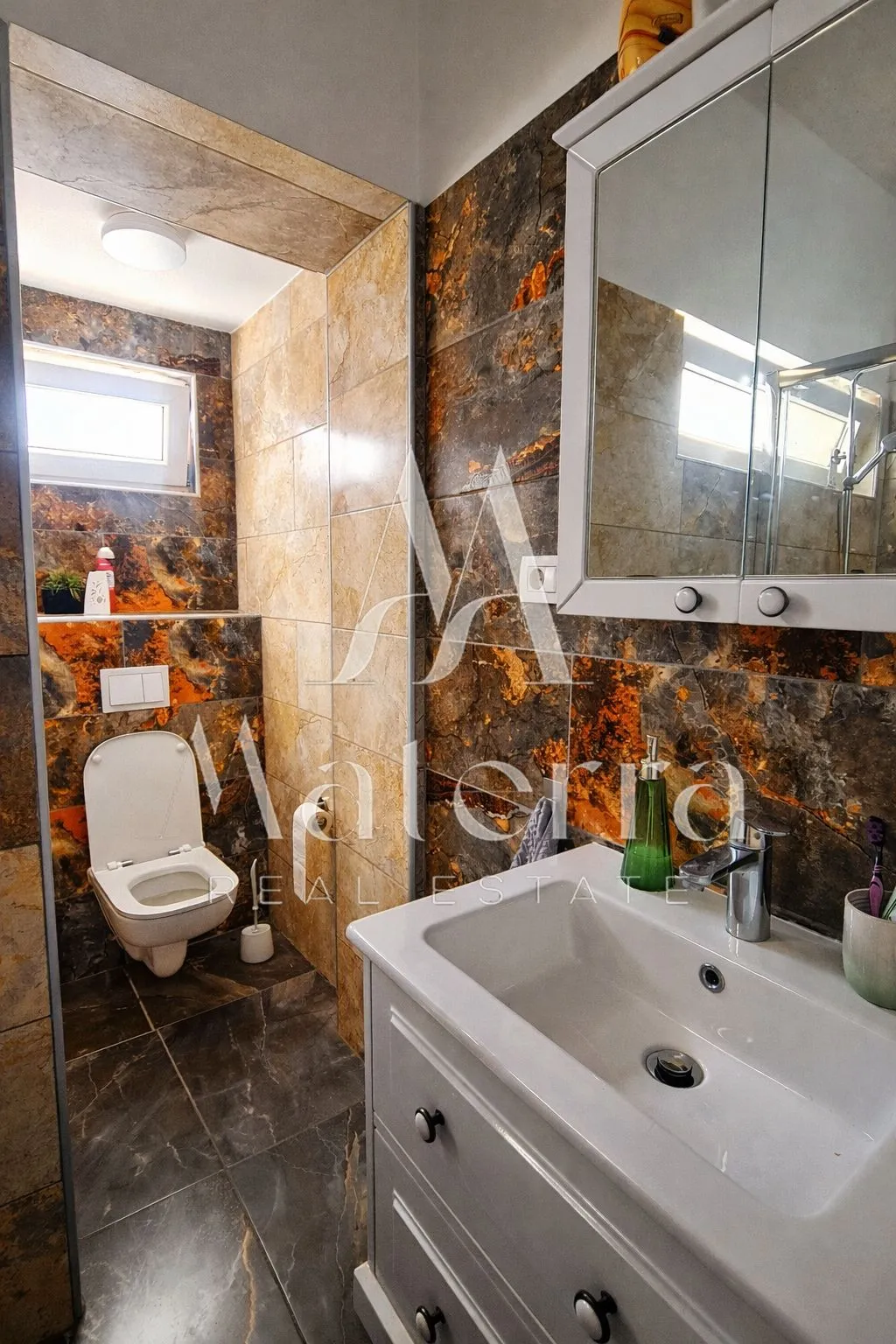 šibenik- renovirana kuća p=62 m² - slika 17