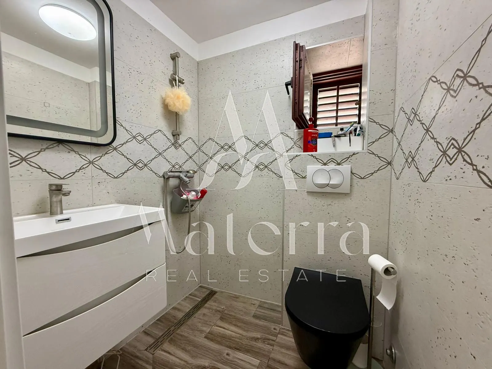 tisno - drugi red do mora, dvosoban stan, p = 88.58 m2 - slika 15