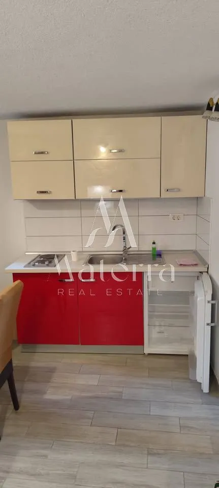 tisno - kamena kuća, 50 m od mora p = 50 m2 - slika 8