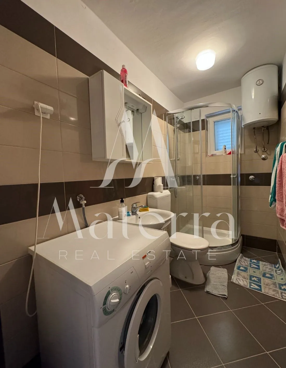 rijetkost, šibenik/centar, kuća sa 3 stana, parking, pogled na more - slika 19