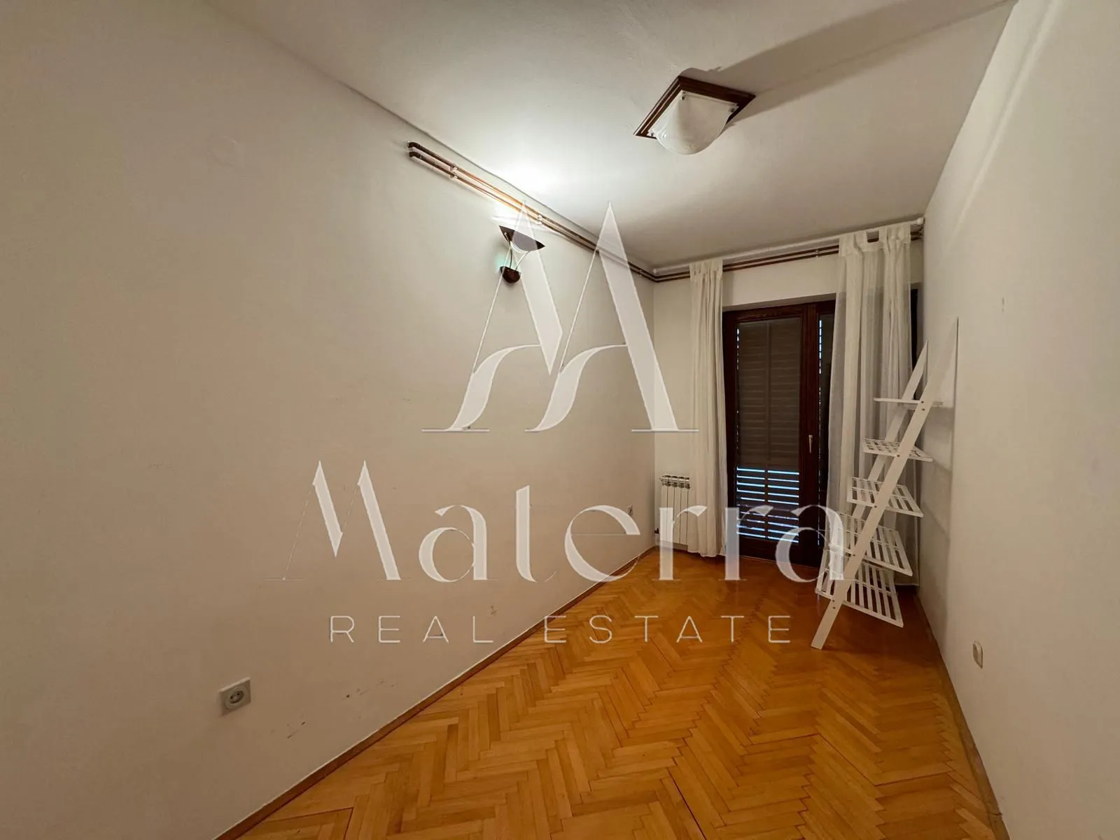 podstrana - trosoban stan, velika terasa p = 130 m2 - slika 7