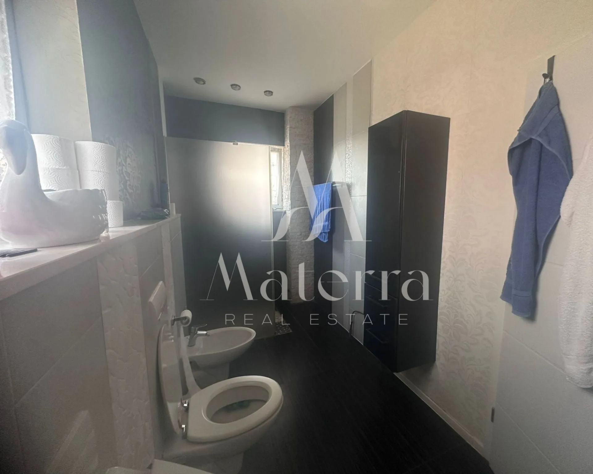 prekrasna vila sa 6 apartmana nadomak mora - slika 20