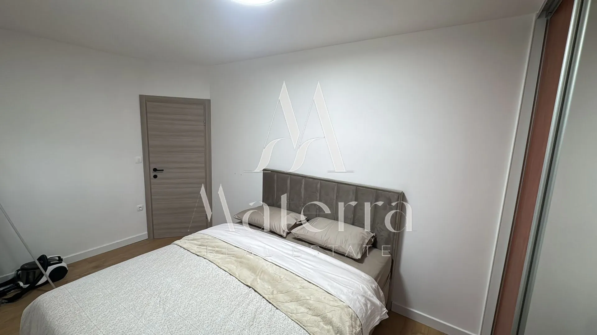 rogoznica - moderno uređeni jednosobni stan p = 50 m2 - slika 19