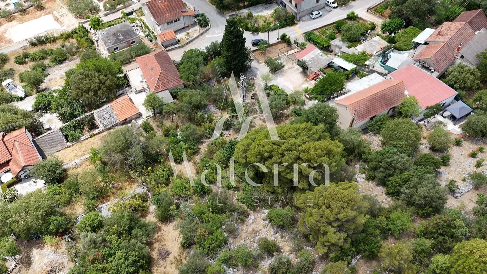 podlukovnik - građevinsko zemljište 330 m2 - slika 3
