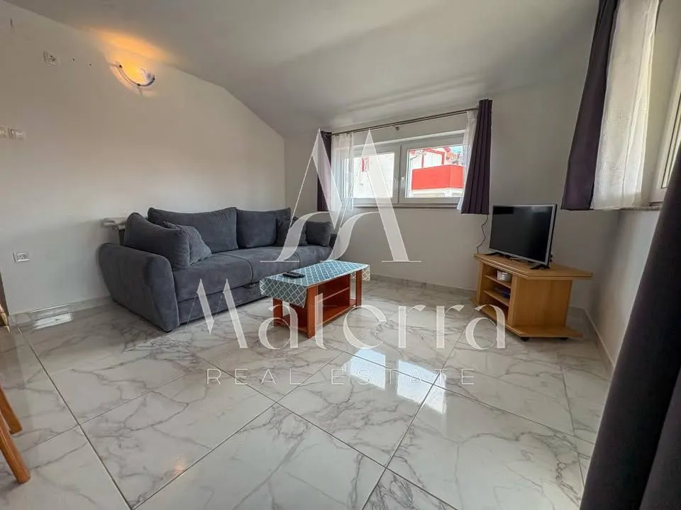 vodice - 2-sobni stan, prvi kat, 180 m od mora - slika 5