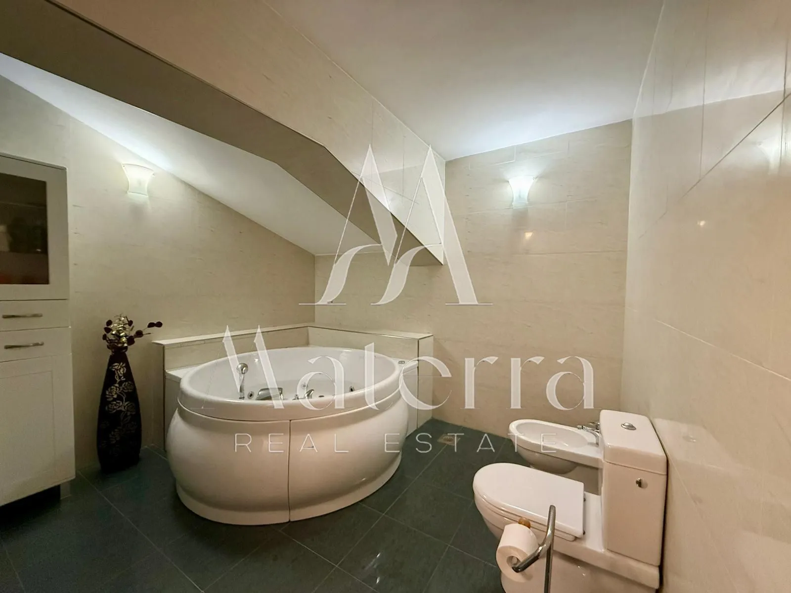 šibenik - dvoetažni stan, garaža, panormaski pogled p = 251.93 m2 - slika 19