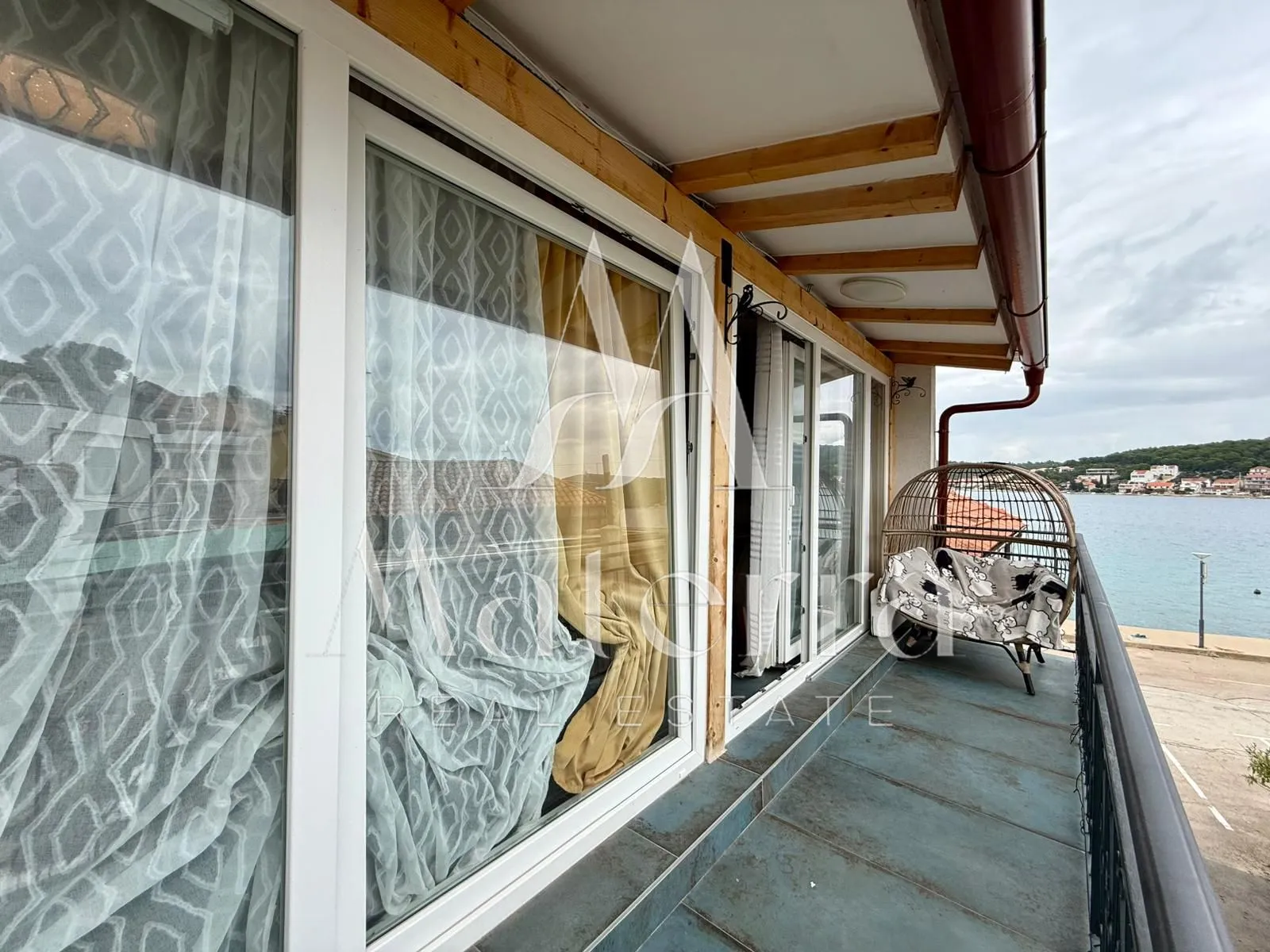 tisno - drugi red do mora, dvosoban stan, p = 88.58 m2 - slika 16