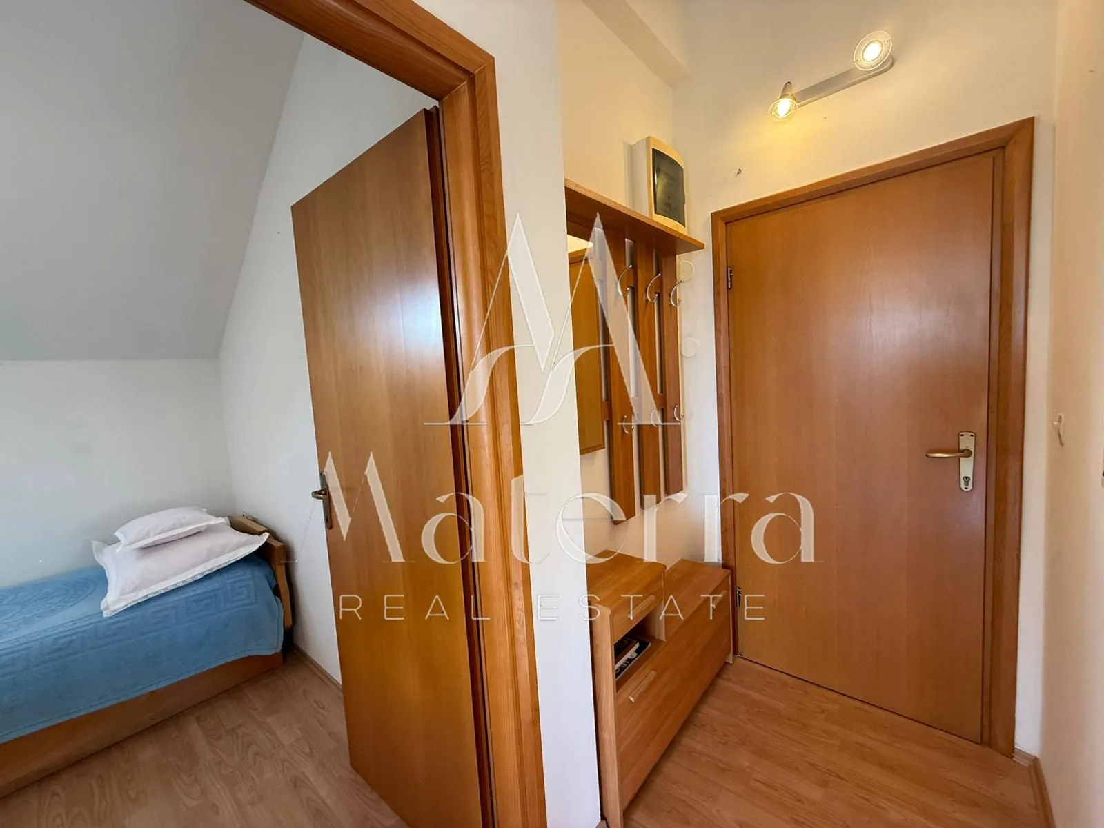 varoš/šibenik - 1-sobni stan, pogled na more, prilika! - slika 5