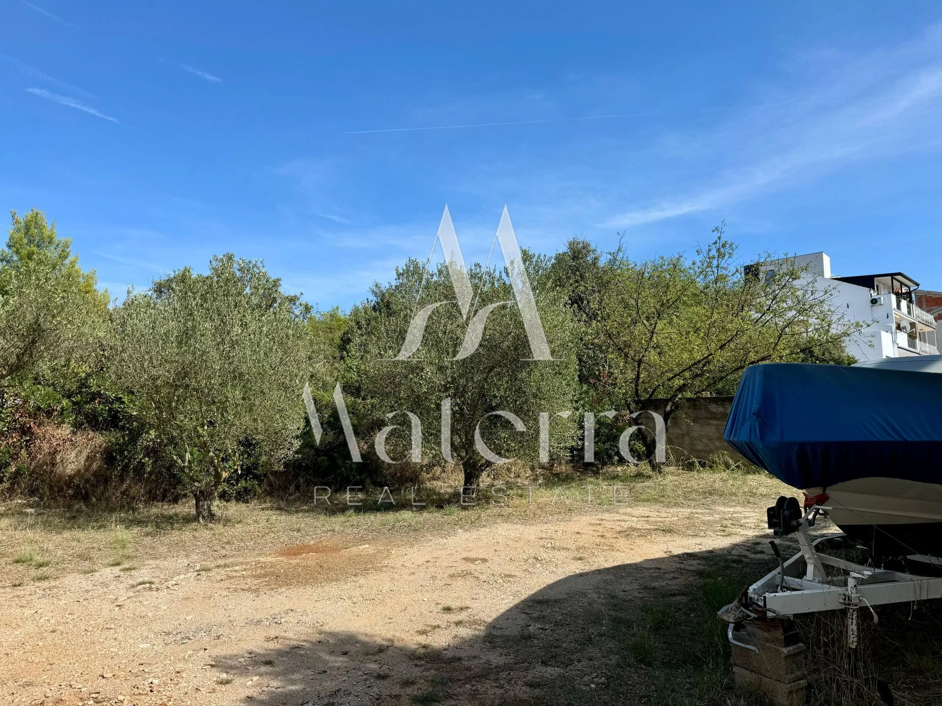 podsolarsko - višestambena kuća p=405 m², parcela=1649 m² - slika 5