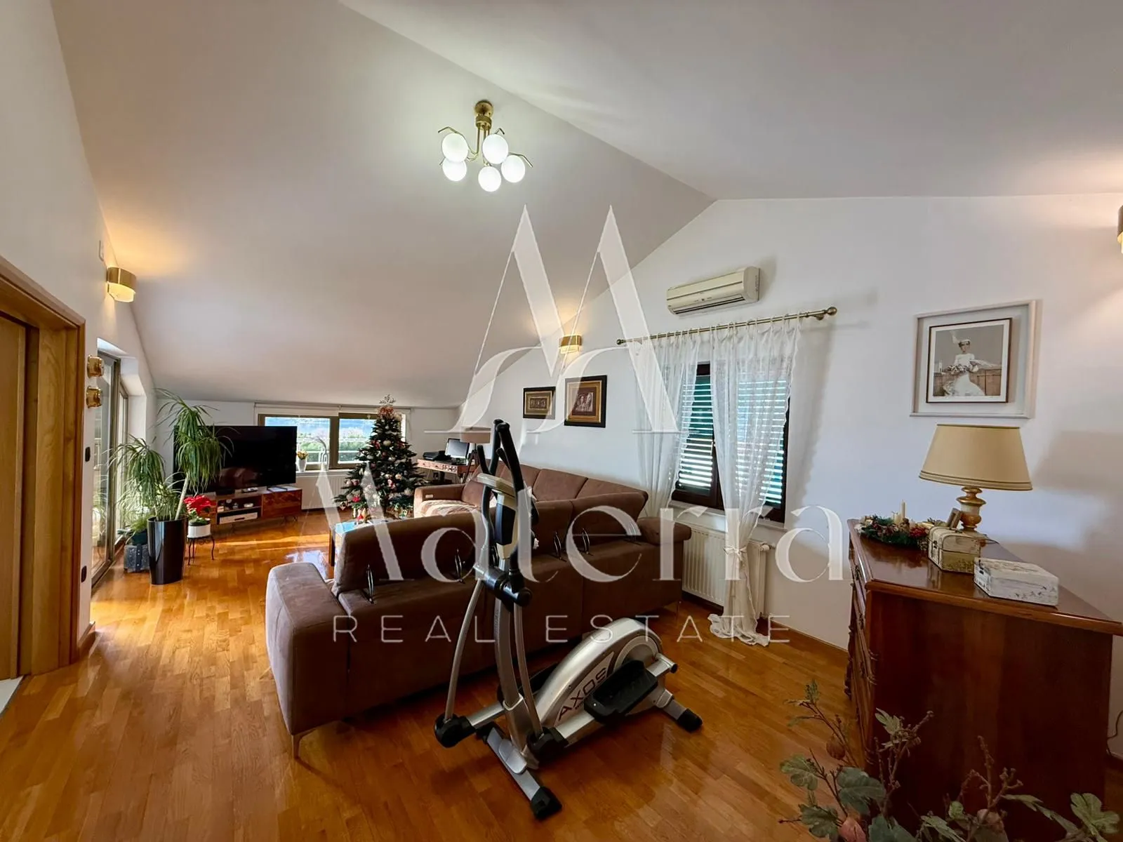 šibenik - dvoetažni stan, garaža, panormaski pogled p = 251.93 m2 - slika 10