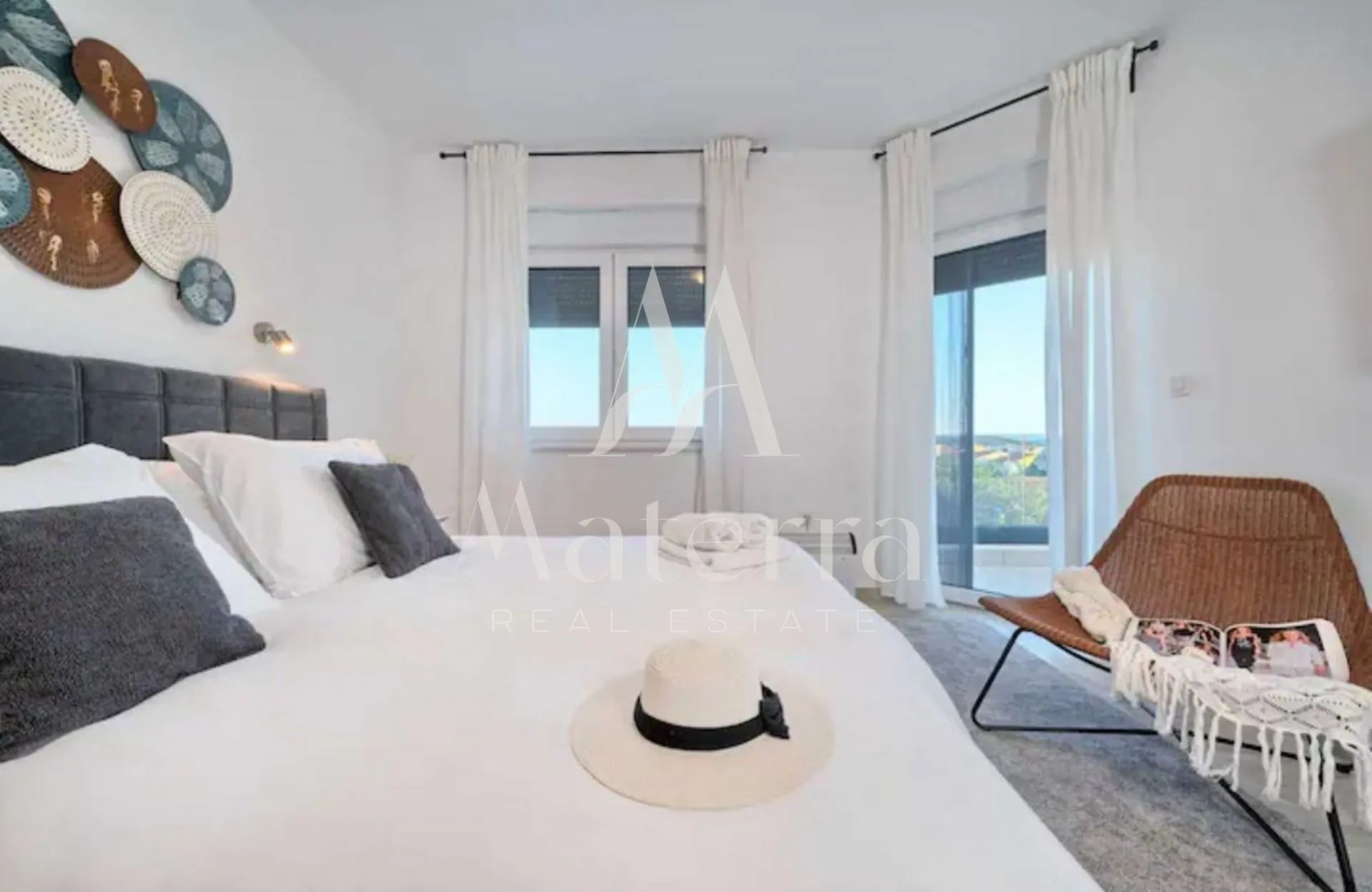 vodice - luksuzna vila sa bazenom, 4 spavaće sobe - slika 15