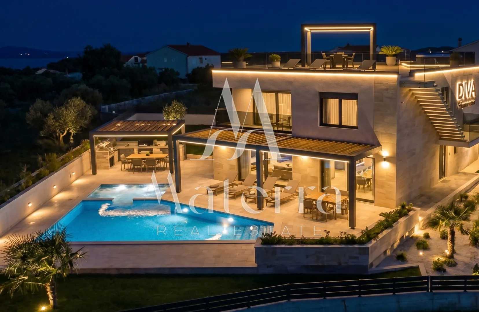 rogoznica - vila sa bazenom, novogradnja - slika 9