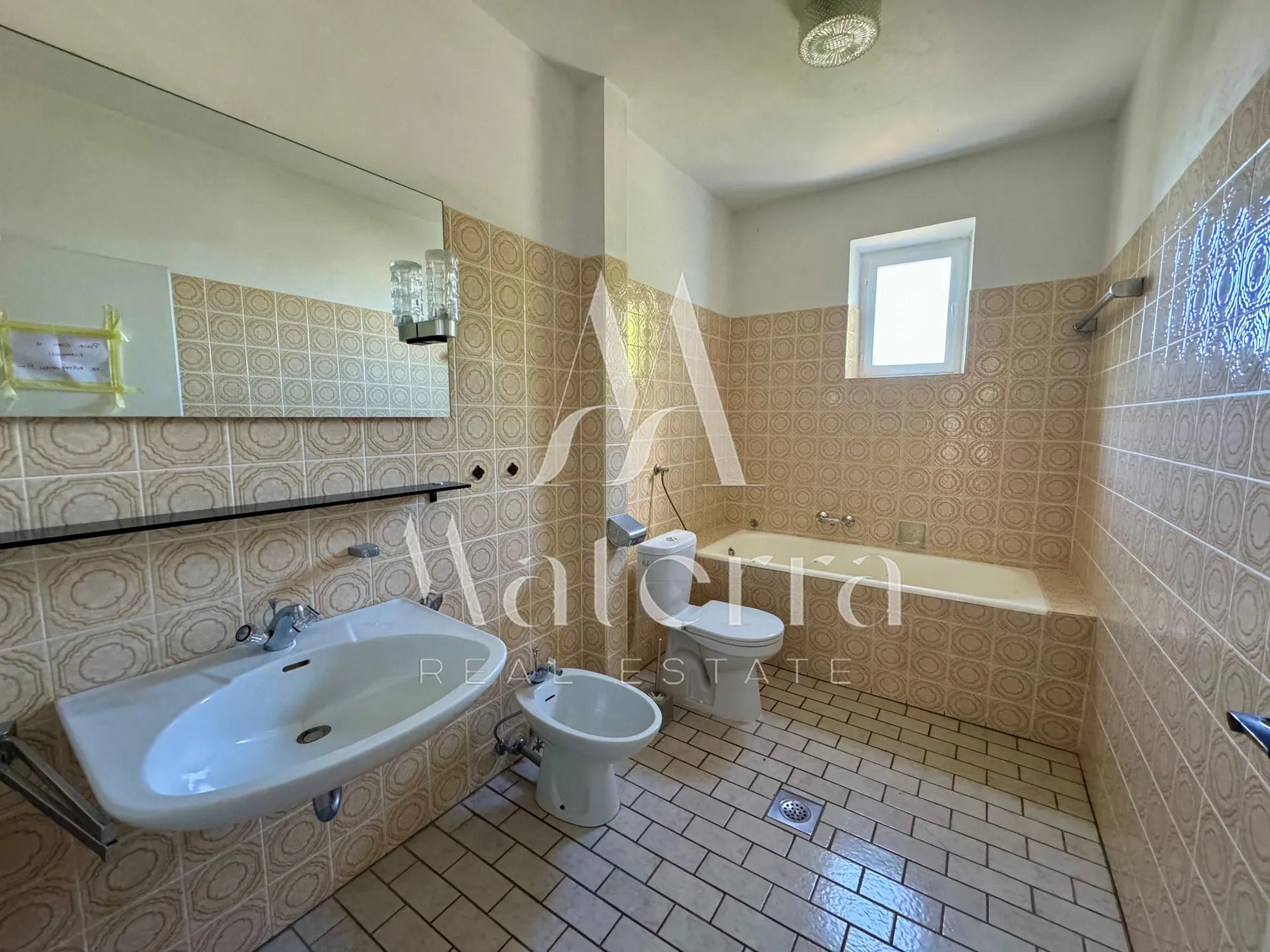 podsolarsko - višestambena kuća p=405 m², parcela=1649 m² - slika 28