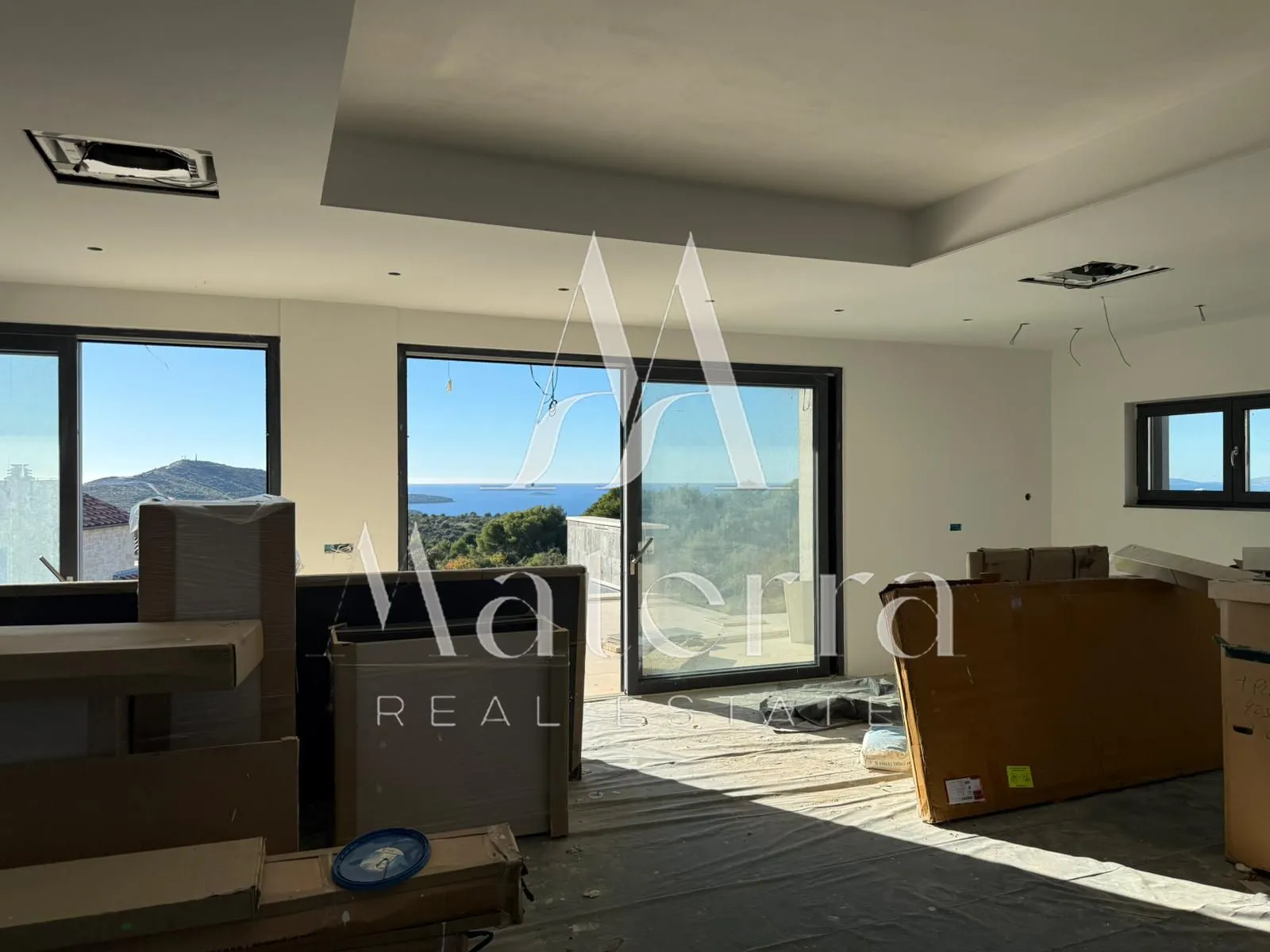 prilika!, vila sa bazenom i pogledom na primošten p = 243,21 m2 - slika 11