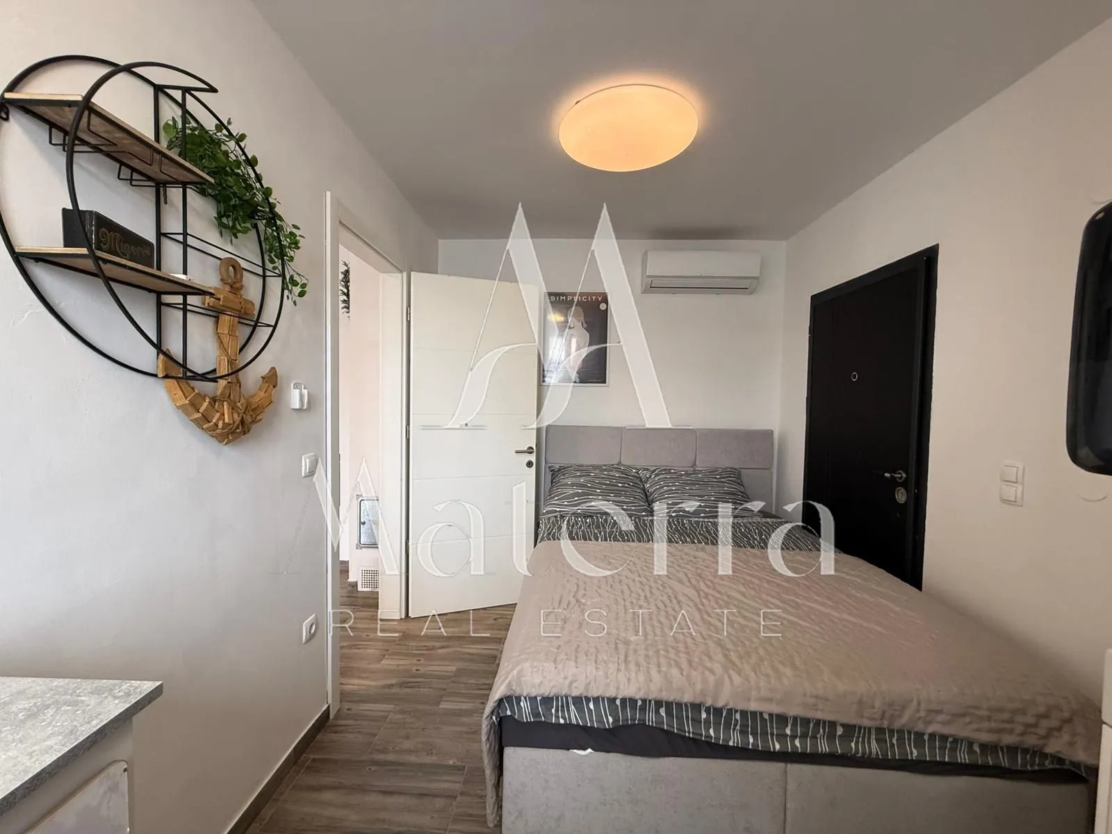 tisno - jednosoban stan, prvi red do mora, p = 49 m2 - slika 9