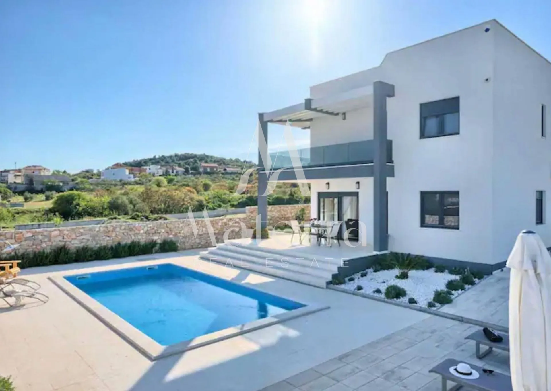 vodice - luksuzna vila sa bazenom, 4 spavaće sobe - slika 2
