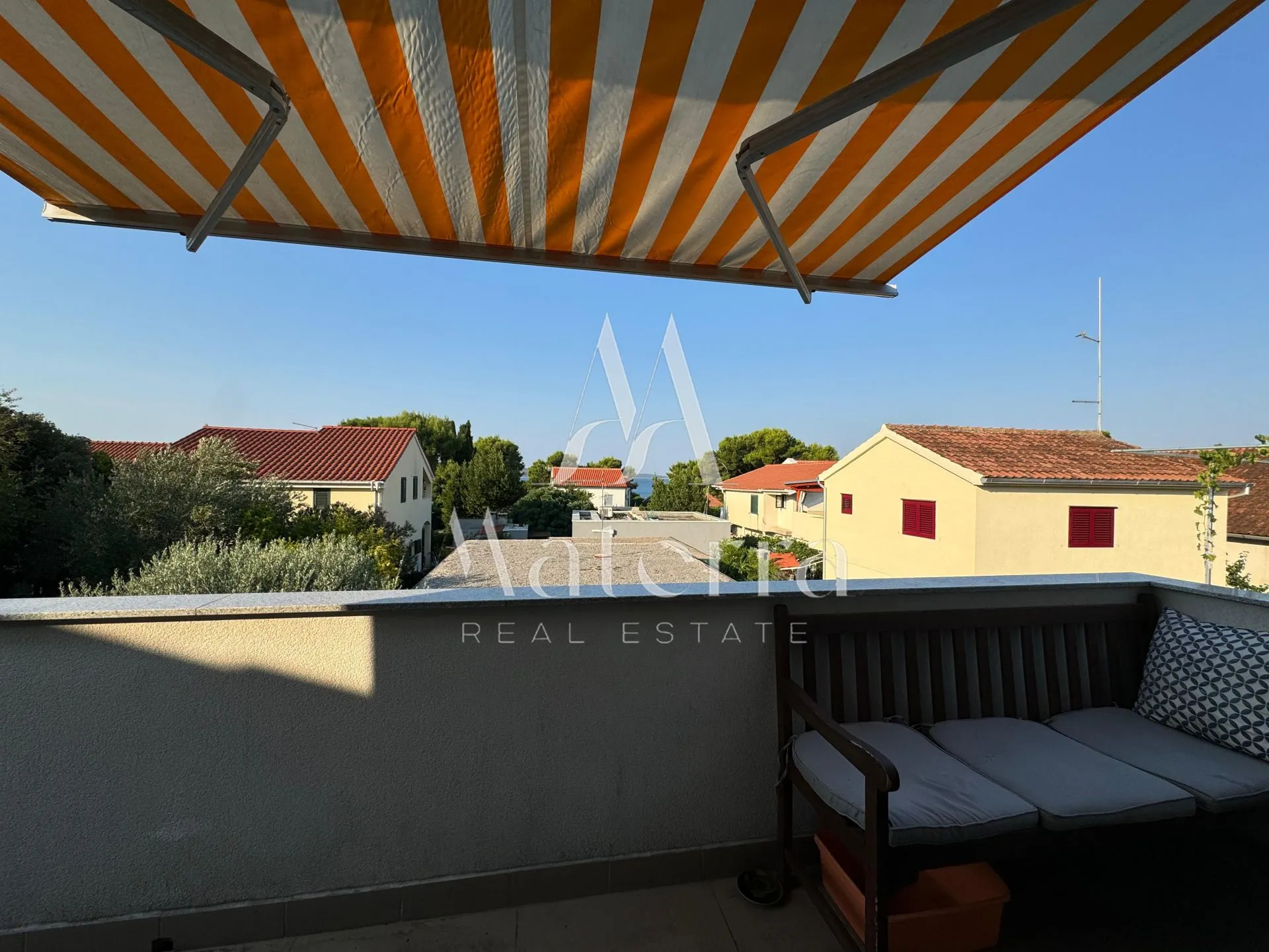 jadrija - vikendica sa 2 stana, p=71 m² - slika 26