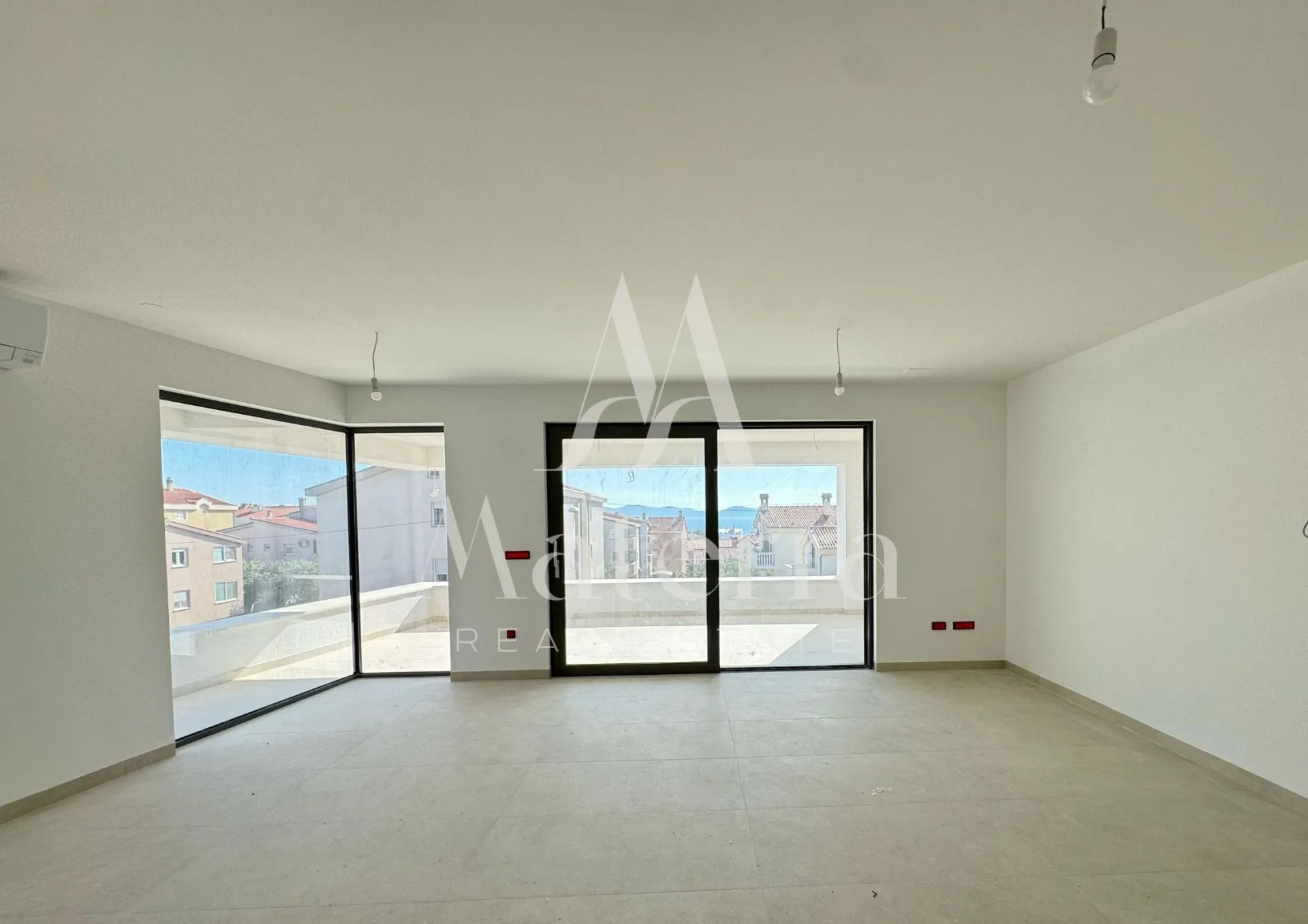 zadar, lux 3-soban stan (s4), sa garažom i liftom, 1. kat - slika 1