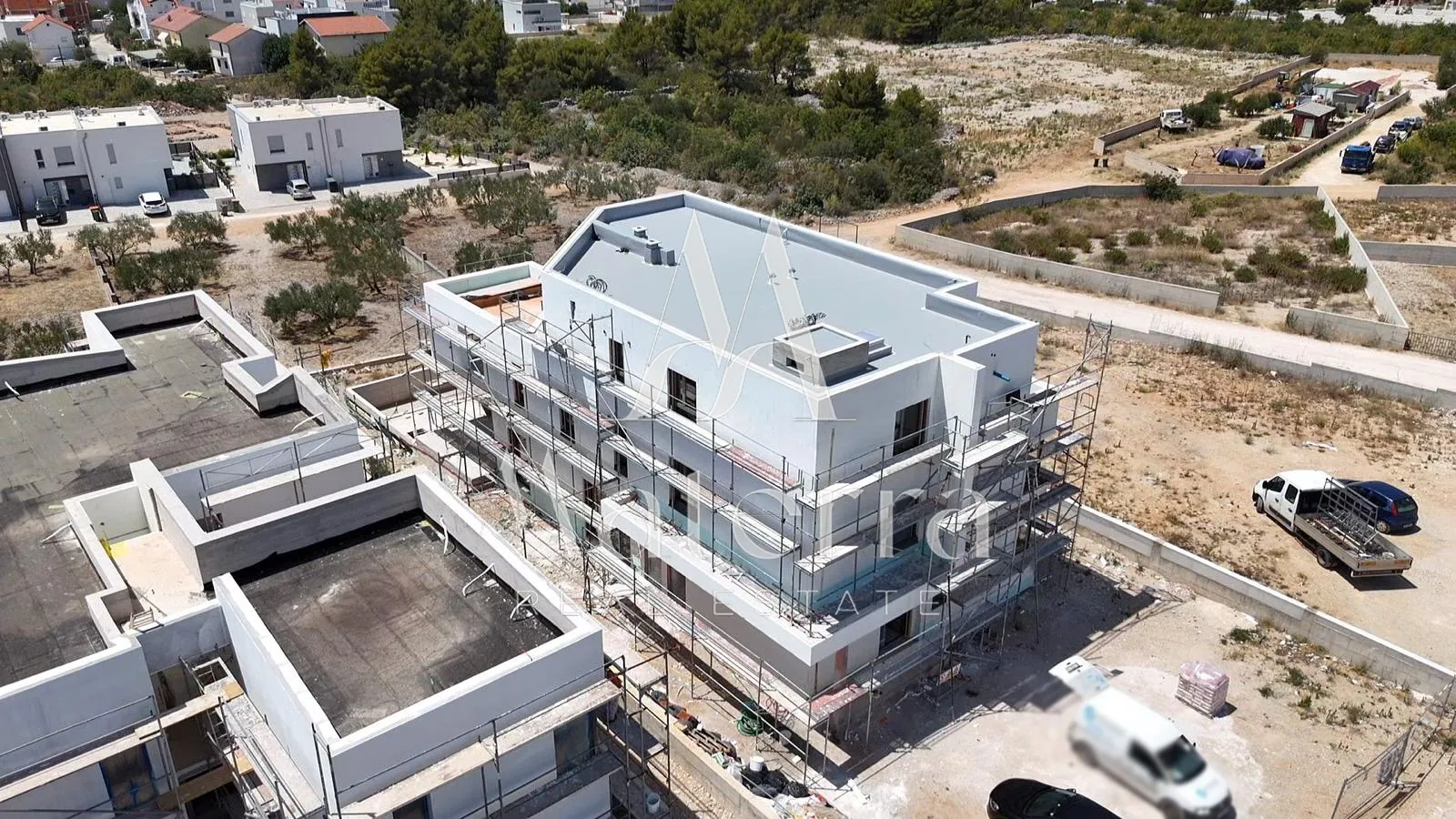 vodice - luksuzni stan (s2) sa bazenom i vrtom - slika 8