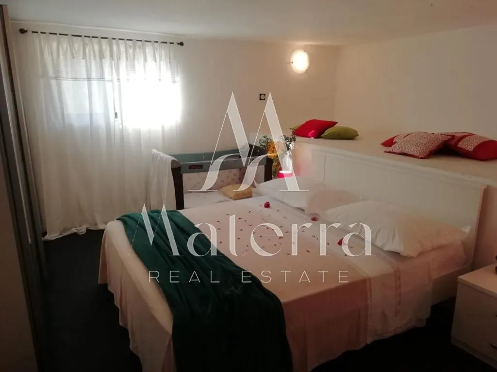 kaprije - kuća sa četiri stambene jedinice - slika 8