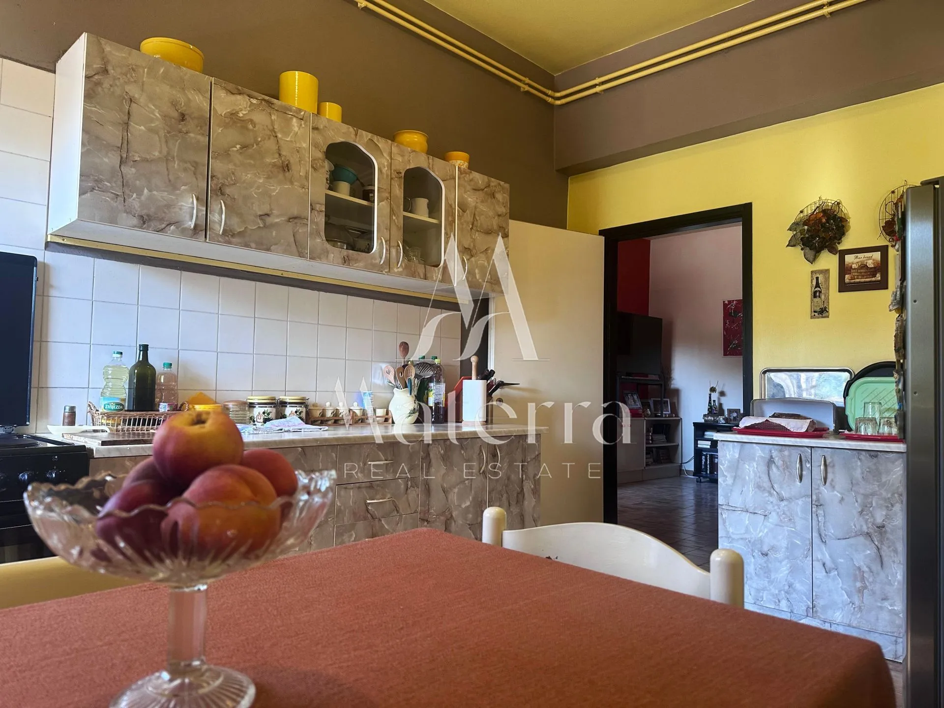 brodarica – kuća 250 m od mora, površina = 454 m² - slika 25