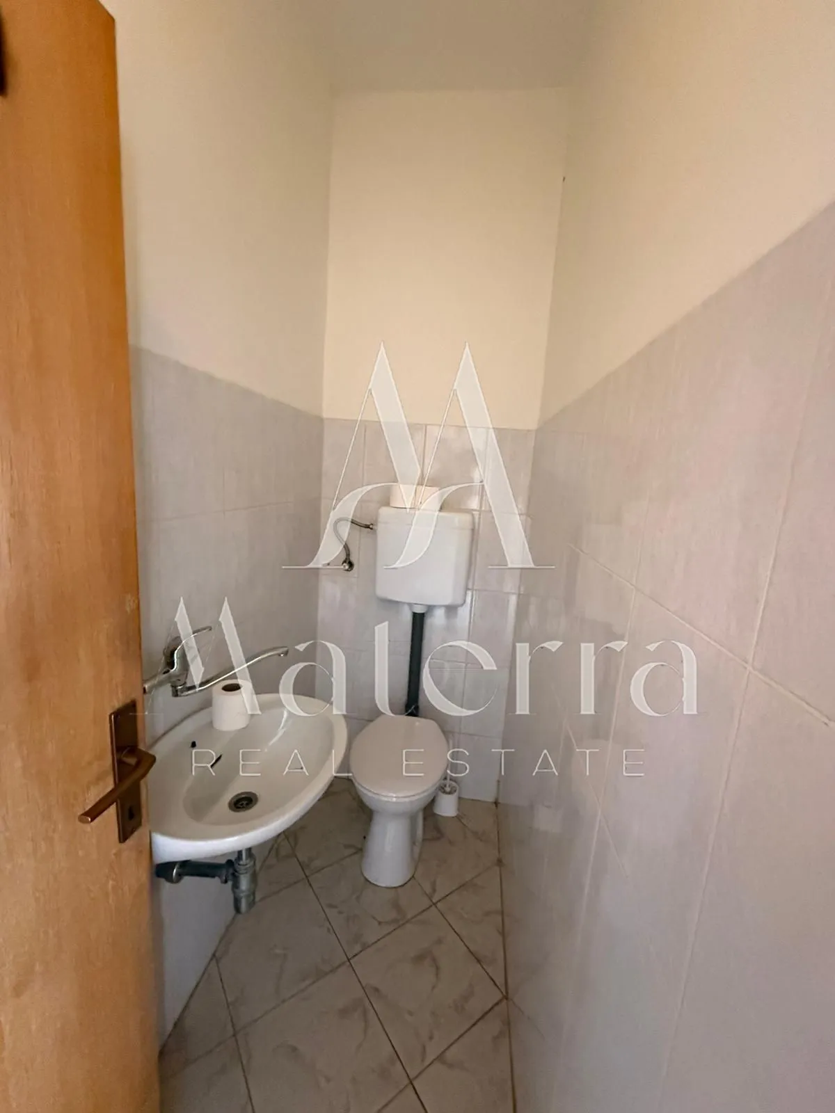 vodice - dva stana u prizemlju p = 106.92 m2 - slika 14
