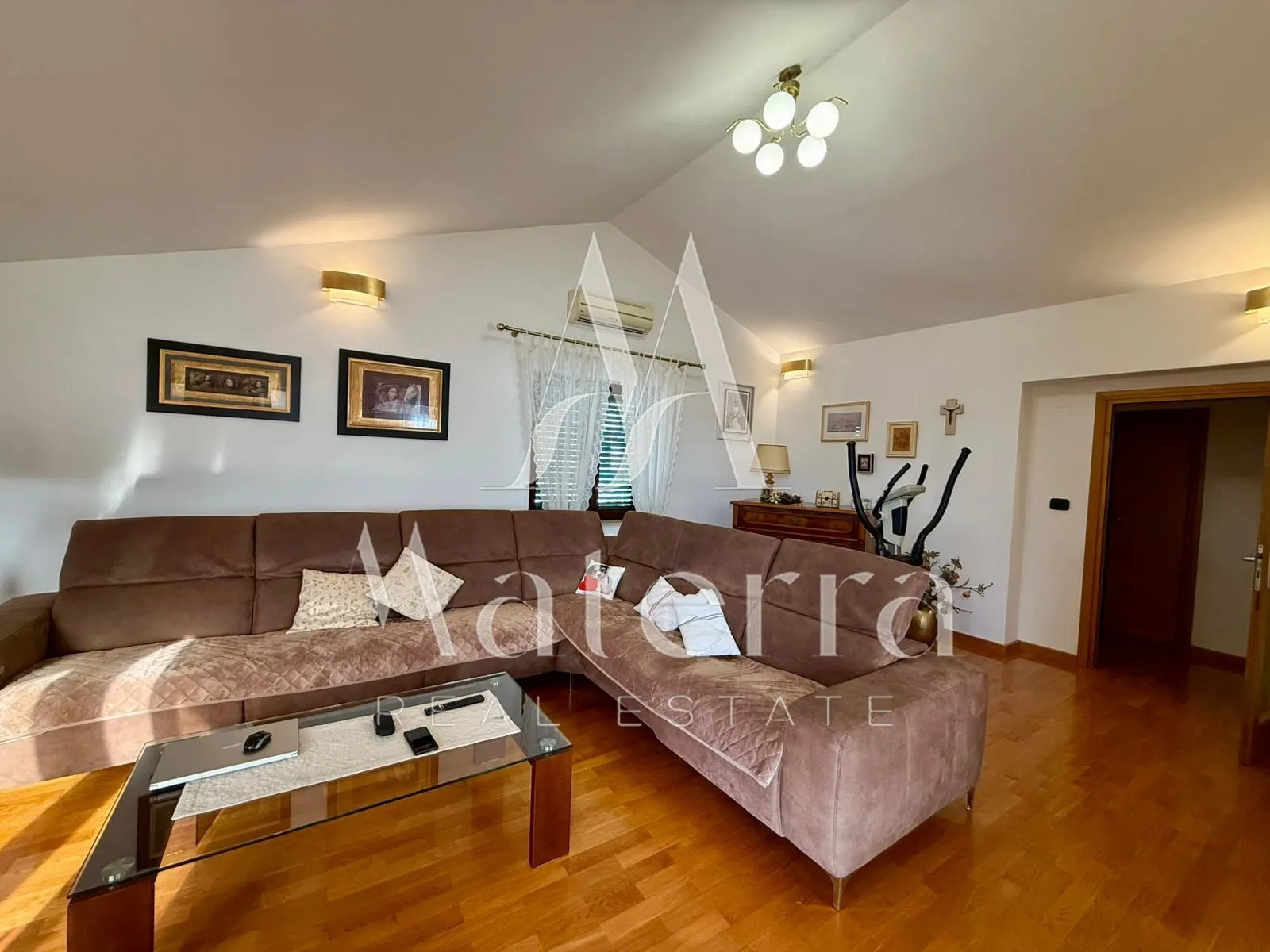 šibenik - dvoetažni stan, garaža, panormaski pogled p = 251.93 m2 - slika 8