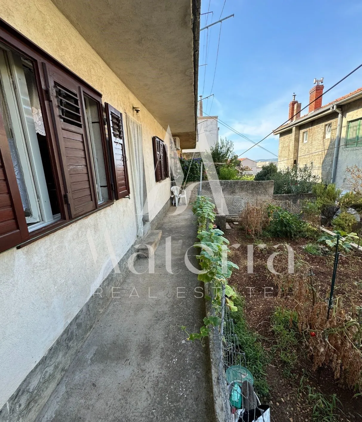 rijetkost, šibenik/centar, kuća sa 3 stana, parking, pogled na more - slika 23