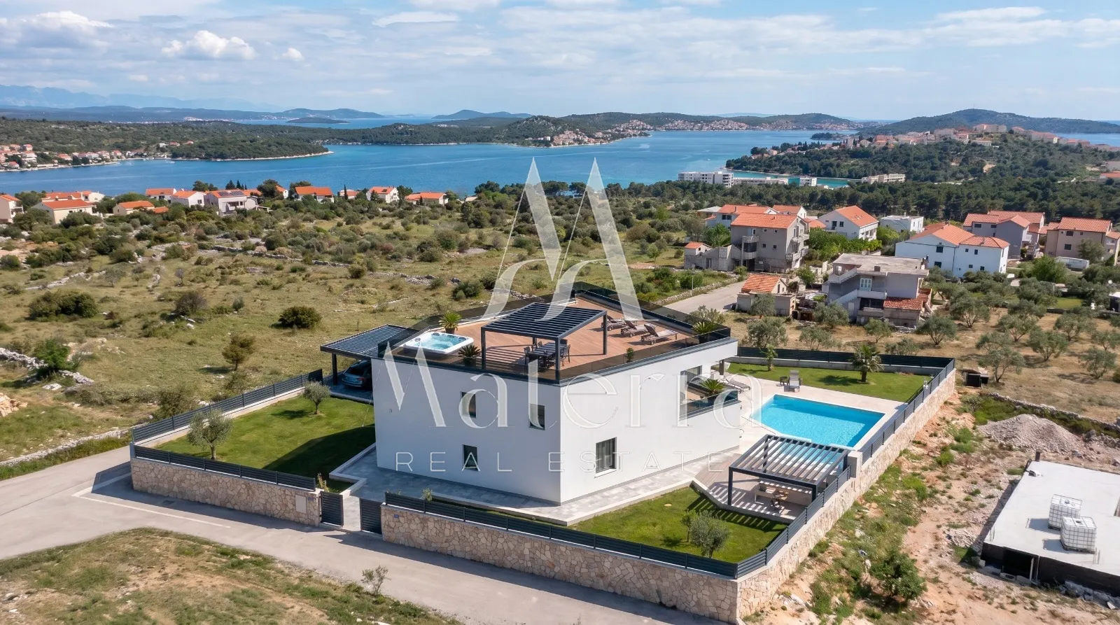 rogoznica - vila sa bazenom, novogradnja - slika 7