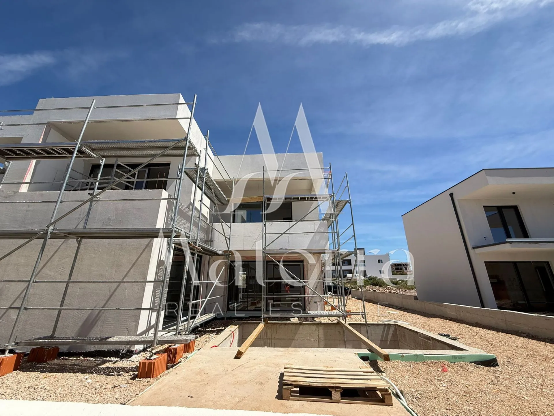 vodice - novogradnja, duplex sa bazenom, p = 176.52 m2 - slika 2