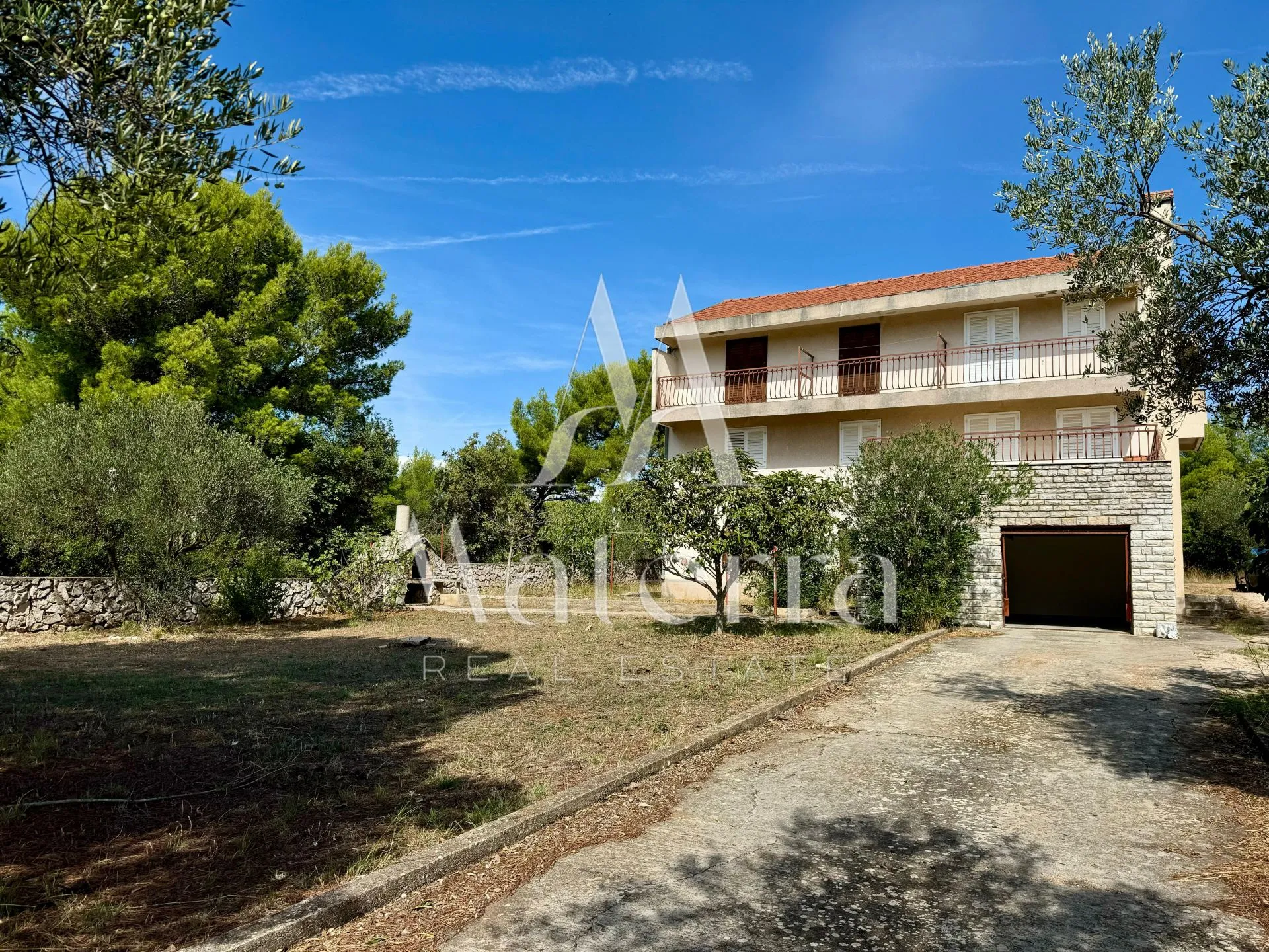 podsolarsko - višestambena kuća p=405 m², parcela=1649 m² - slika 4