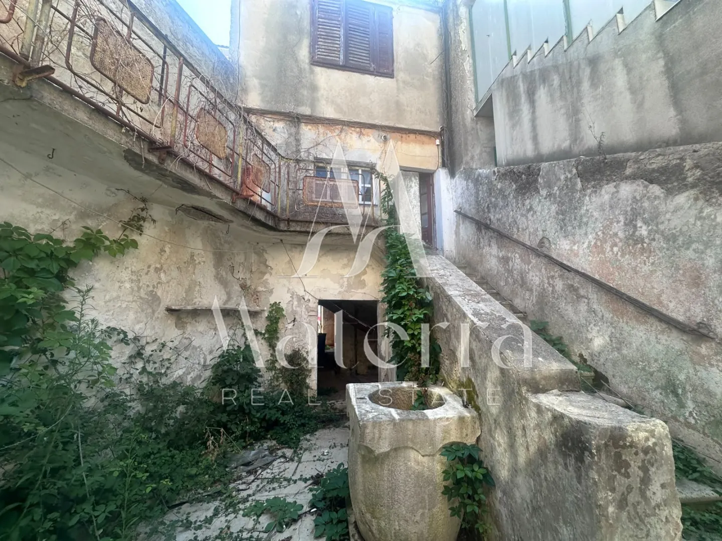 vodice - kuća za renovaciju, 150 m od mora - slika 3