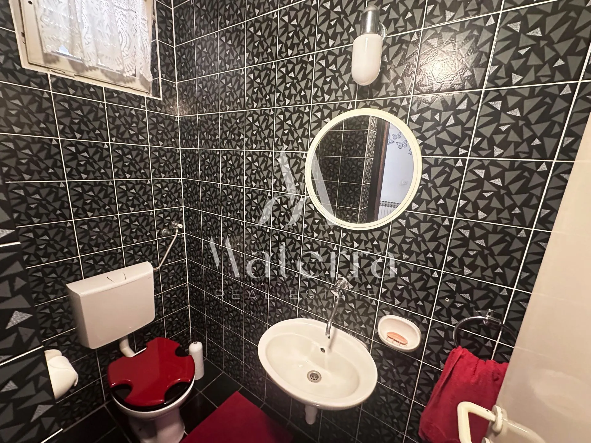 brodarica – kuća 250 m od mora, površina = 454 m² - slika 14