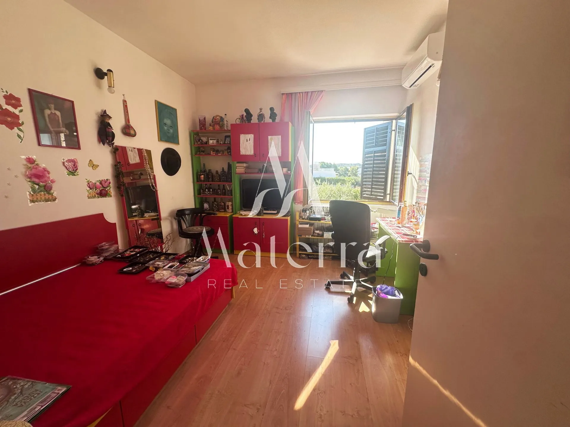 brodarica – kuća 250 m od mora, površina = 454 m² - slika 20